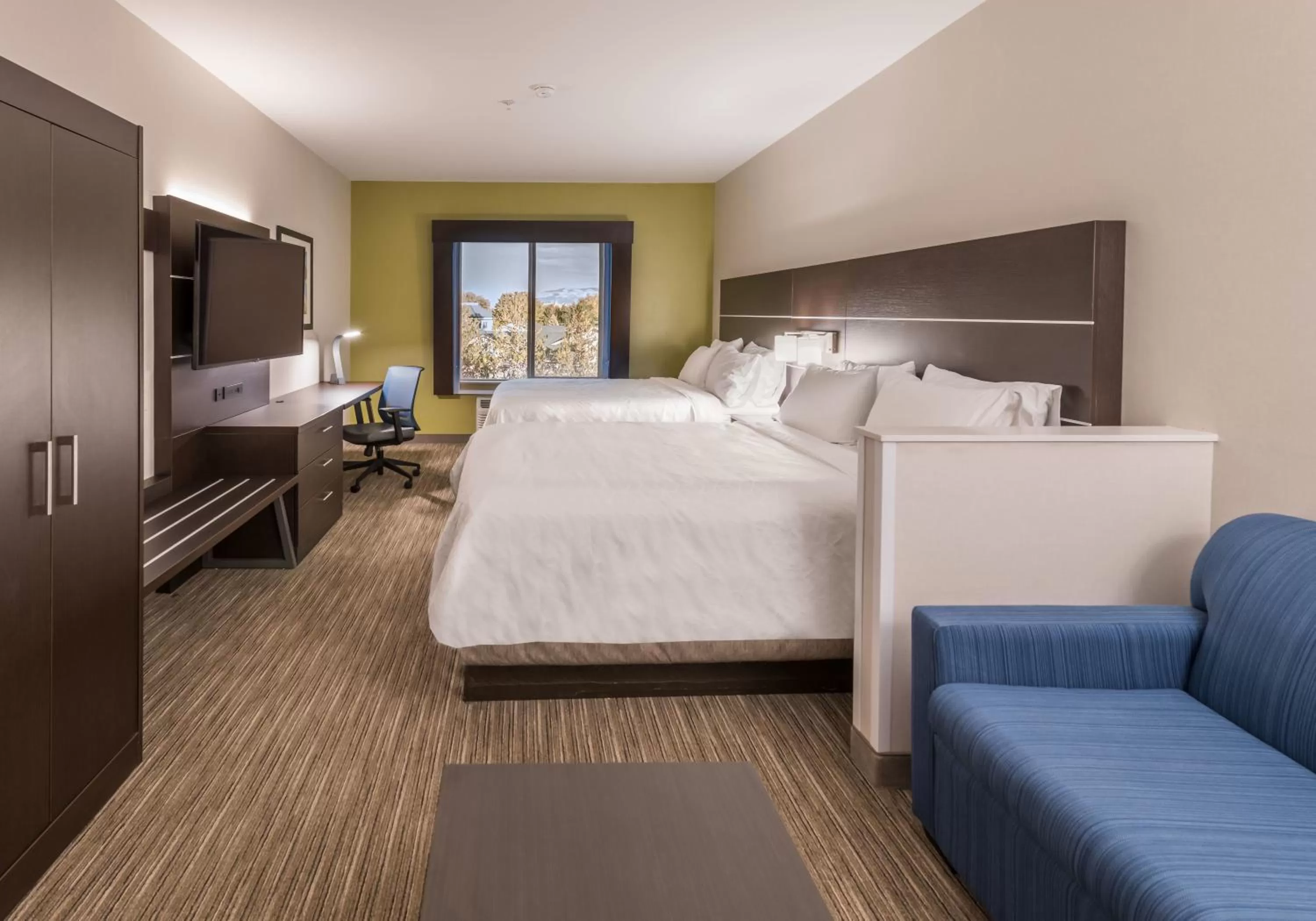 Photo of the whole room, Bed in Holiday Inn Express Hotel & Suites Minden by IHG