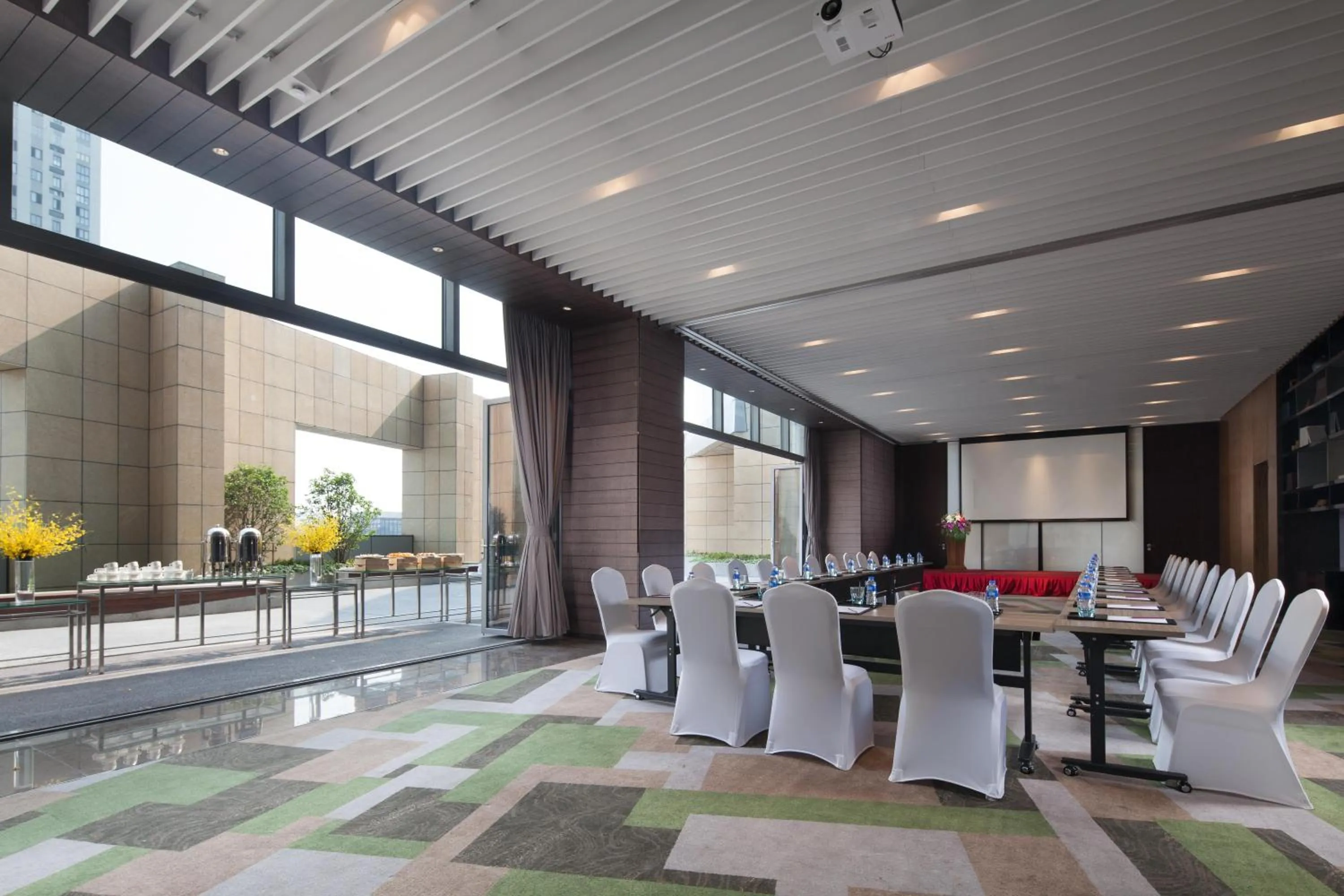 Meeting/conference room in Crowne Plaza Kunshan by IHG