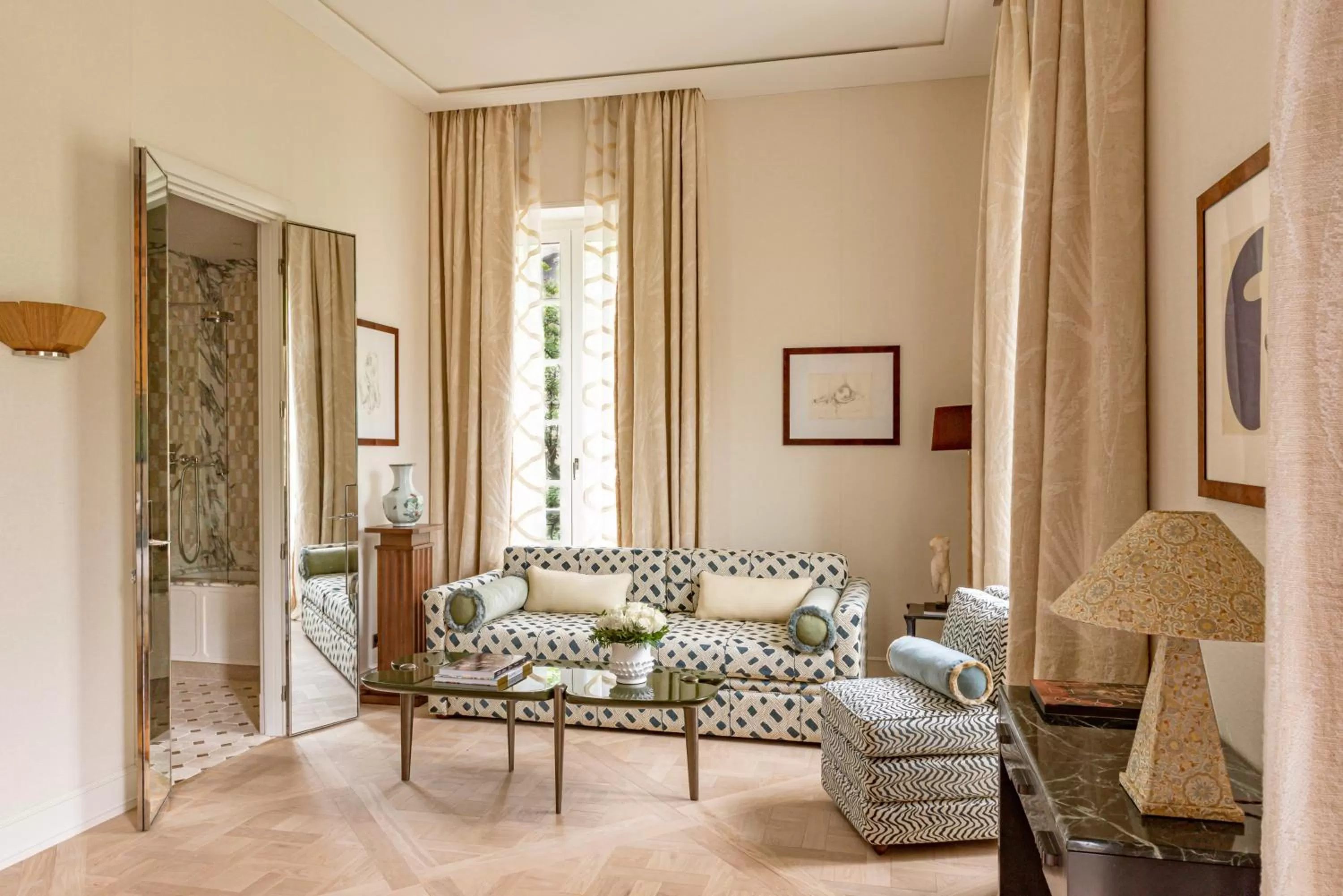 Living room in Saint James Paris