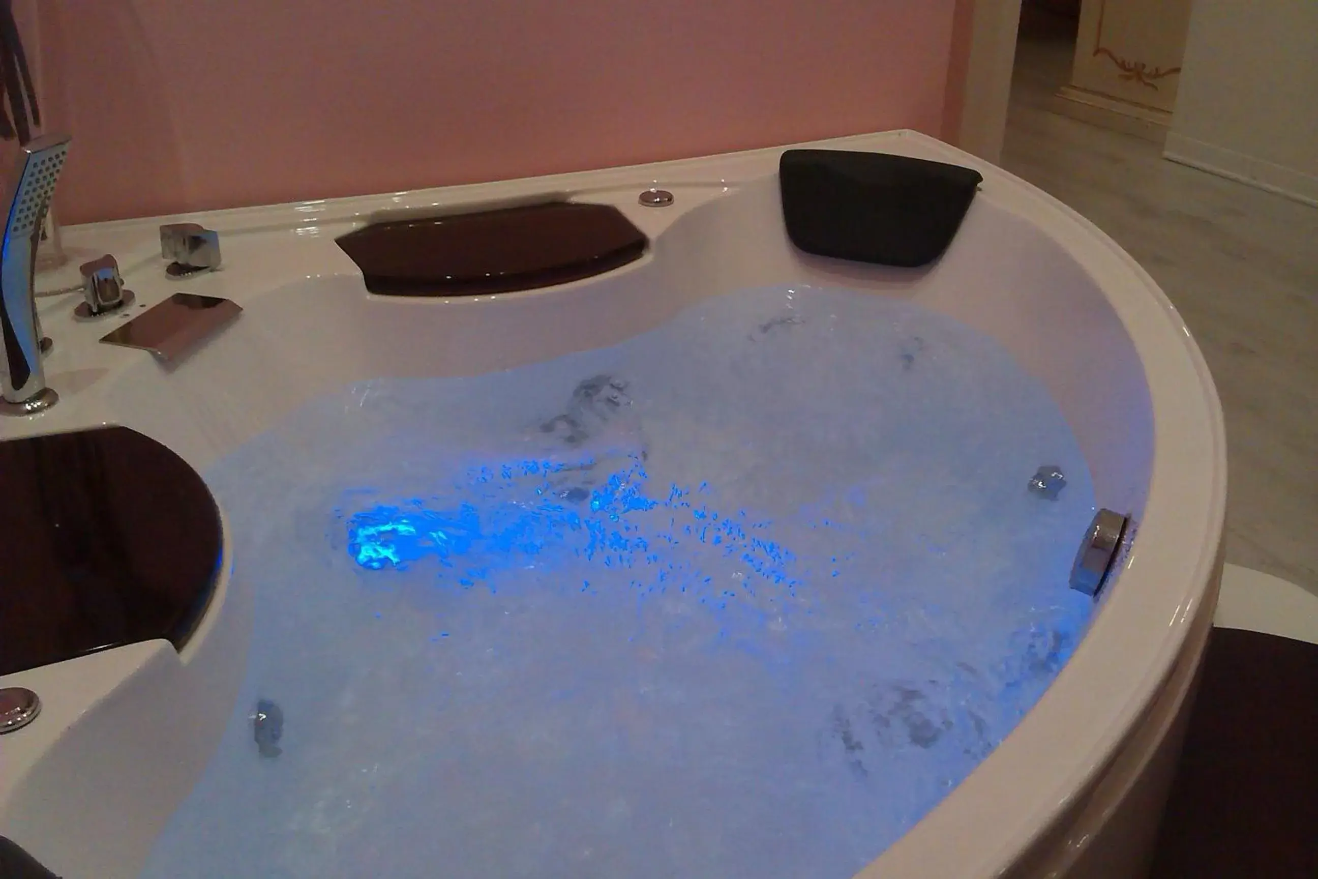 Hot Tub, Spa/Wellness in Garda Sol SPA Hotel & Appartamenti