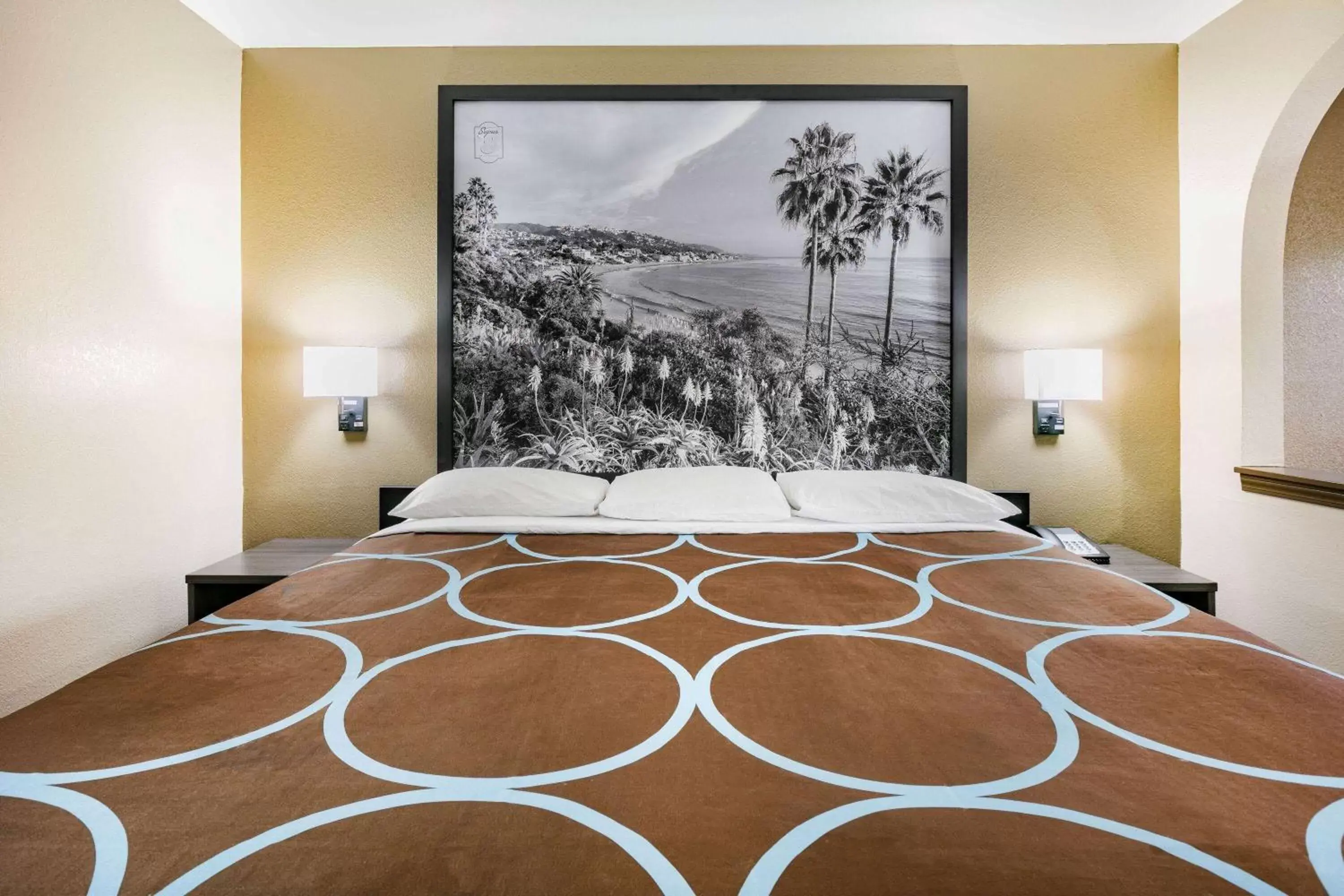 Bed in Super 8 by Wyndham Moss Point Bed in Super 8 by Wyndham Moss Point