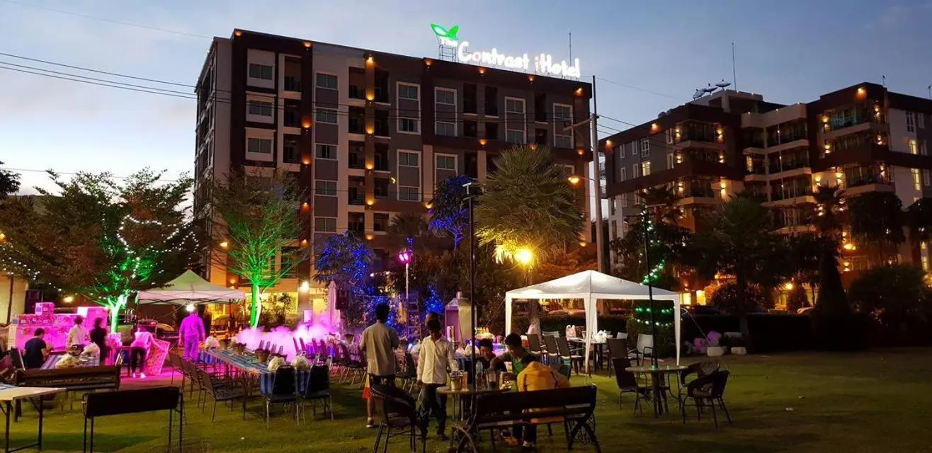 Evening entertainment in The Contrast i Hotel