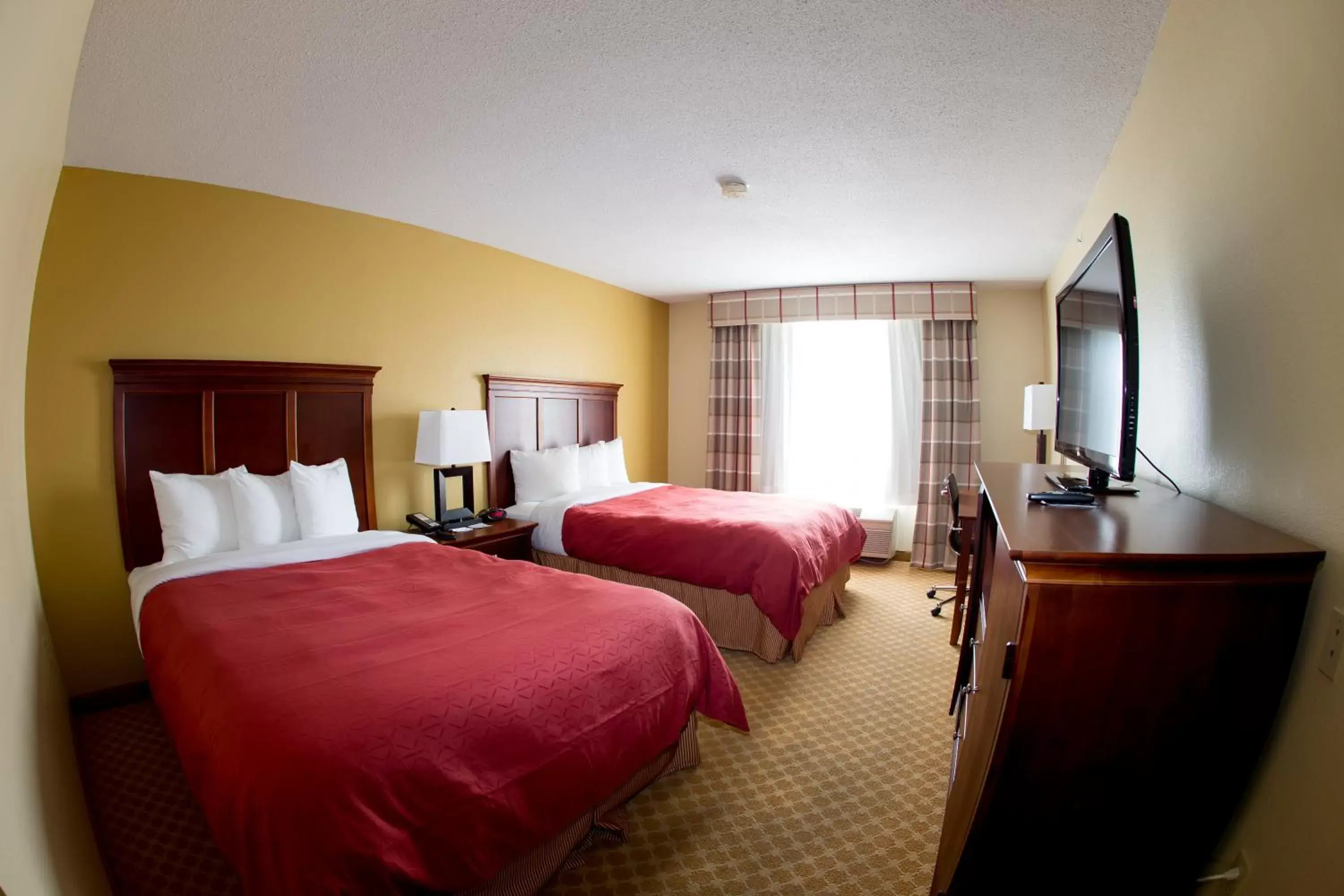 Bed in Country Inn & Suites by Radisson, Macedonia, OH