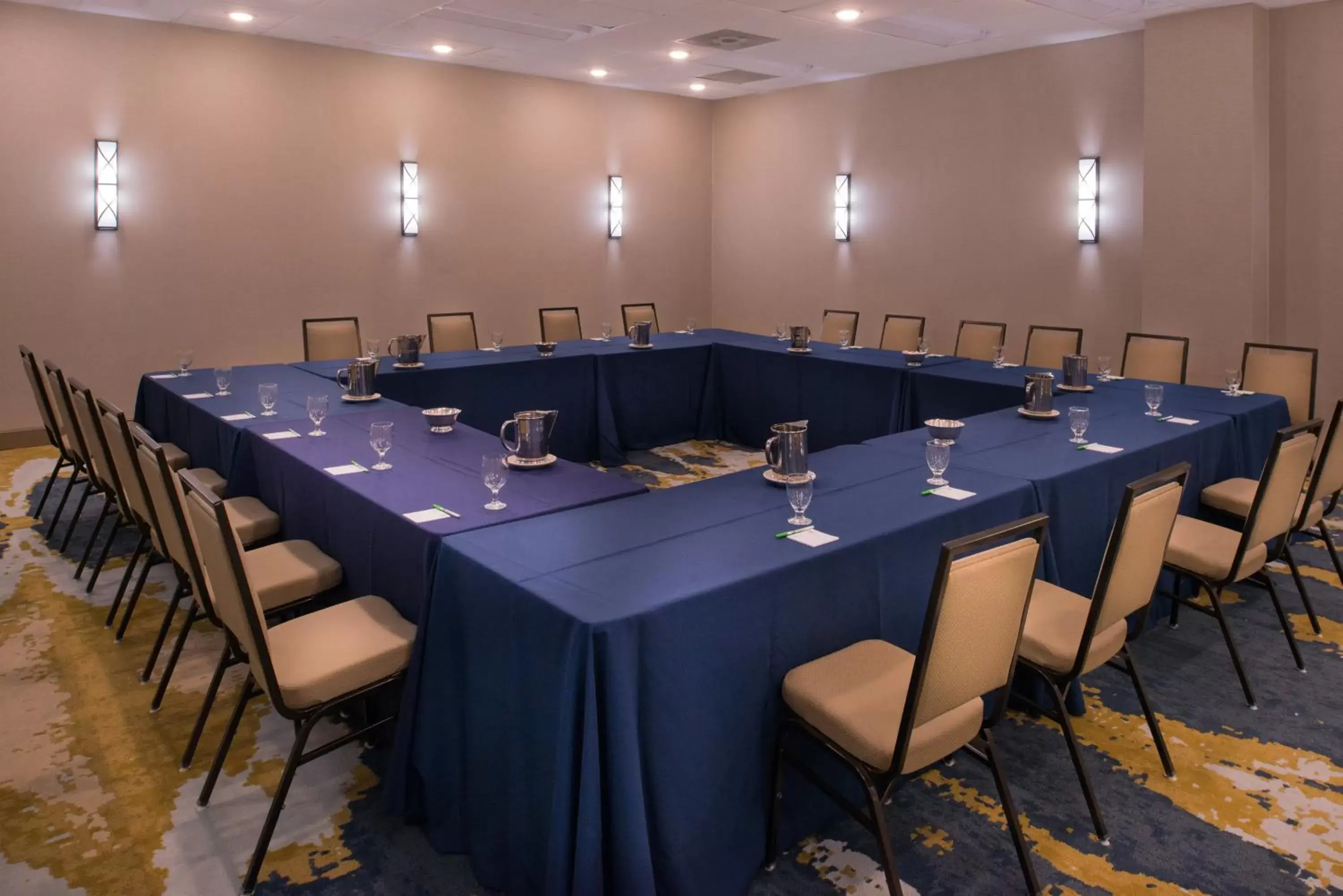 Meeting/conference room in Holiday Inn St Louis Downtown/Convention Center, an IHG Hotel