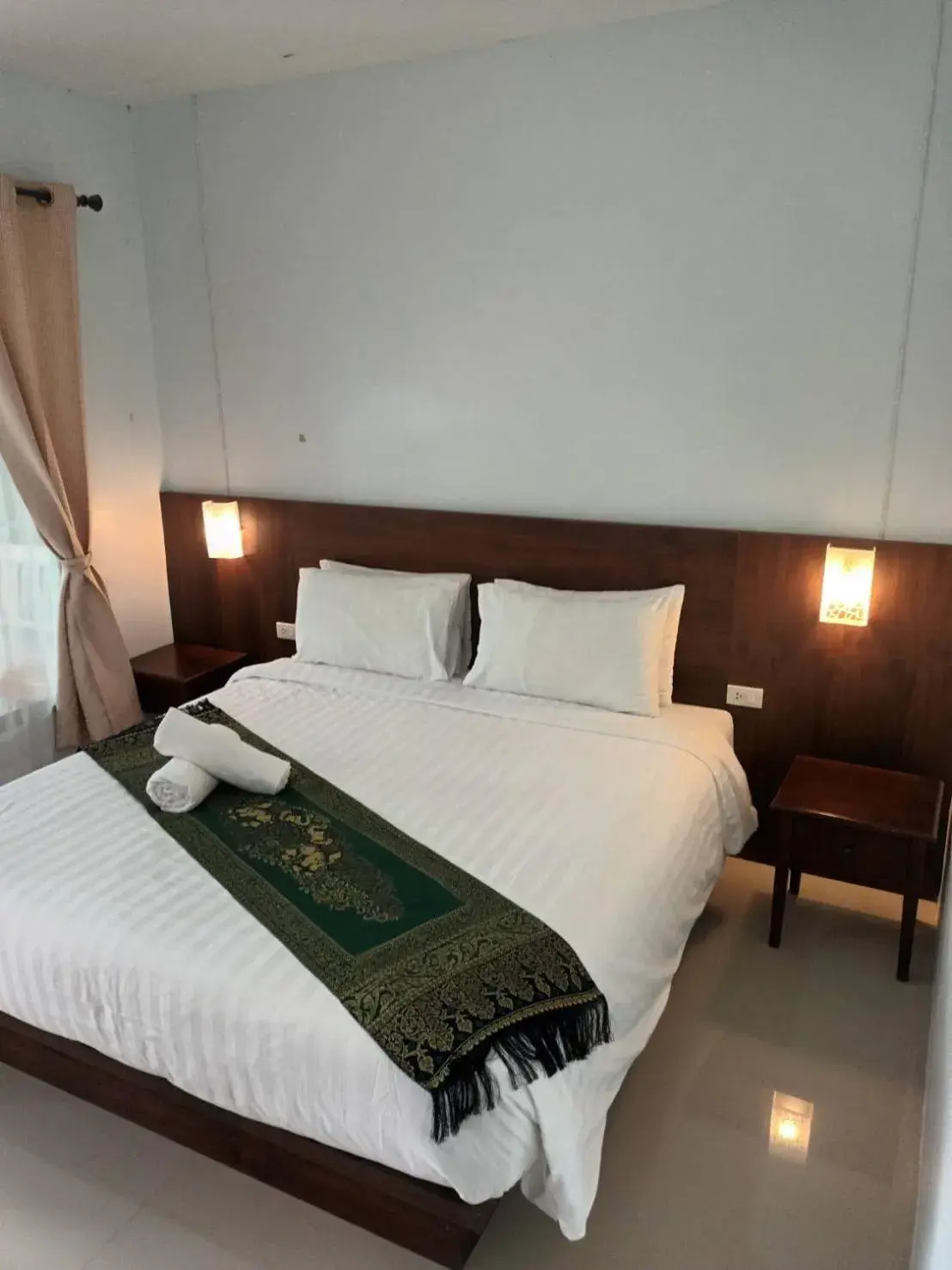 Bed in BaanPhong Lanta