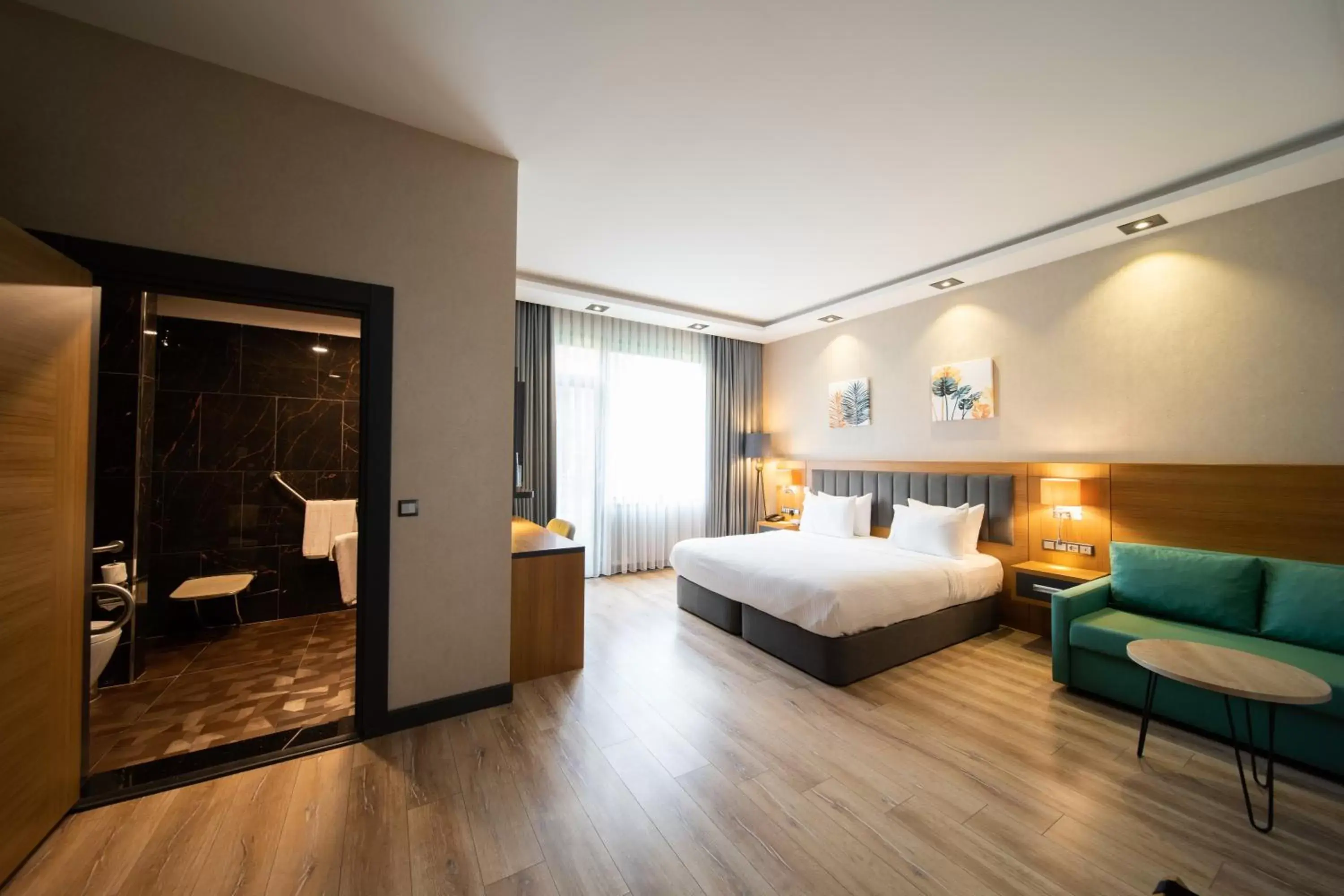 Living room, Bed in Holiday Inn - Trabzon-East, an IHG Hotel