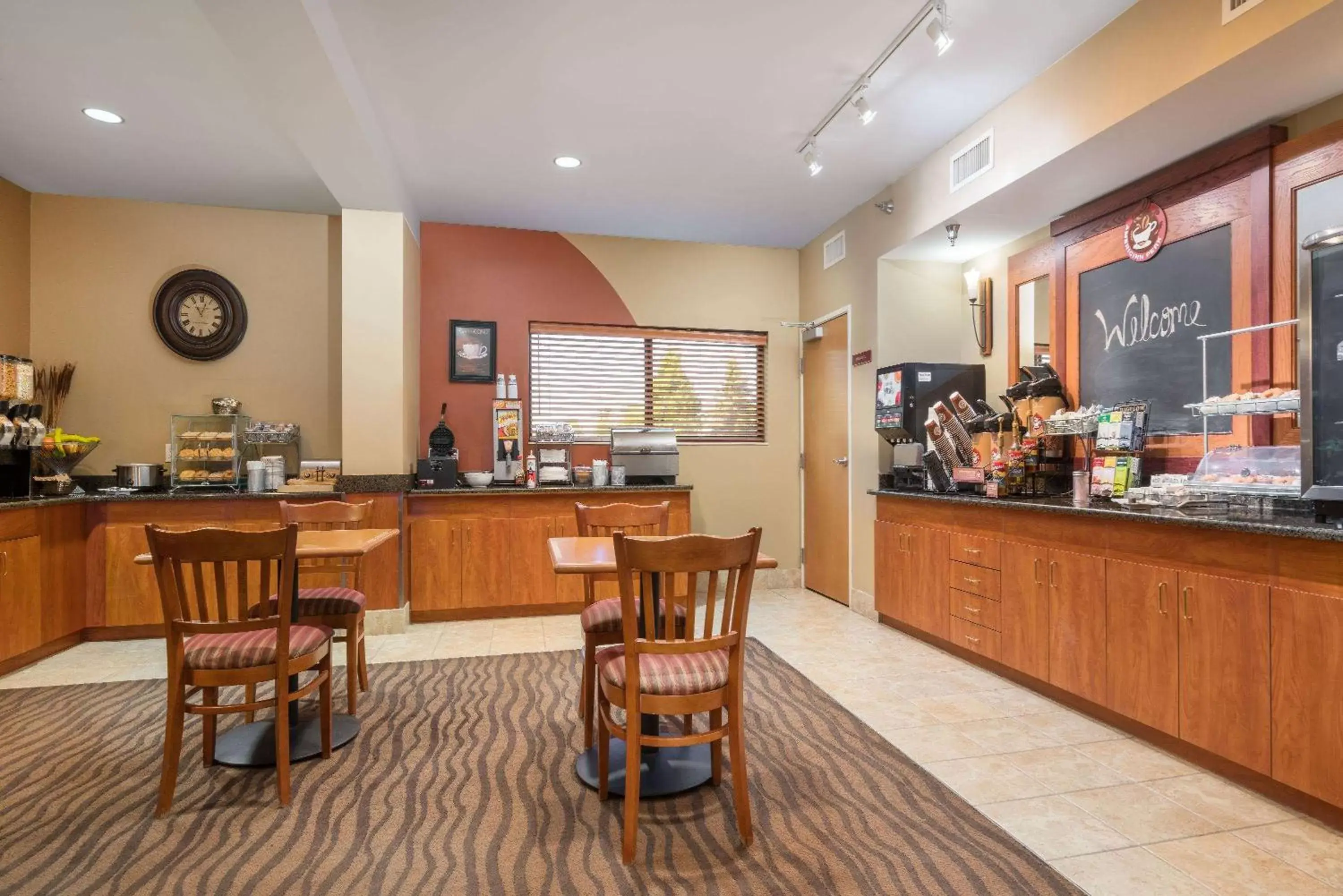 Restaurant/places to eat in AmericInn by Wyndham Rochester Restaurant/places to eat in AmericInn by Wyndham Rochester