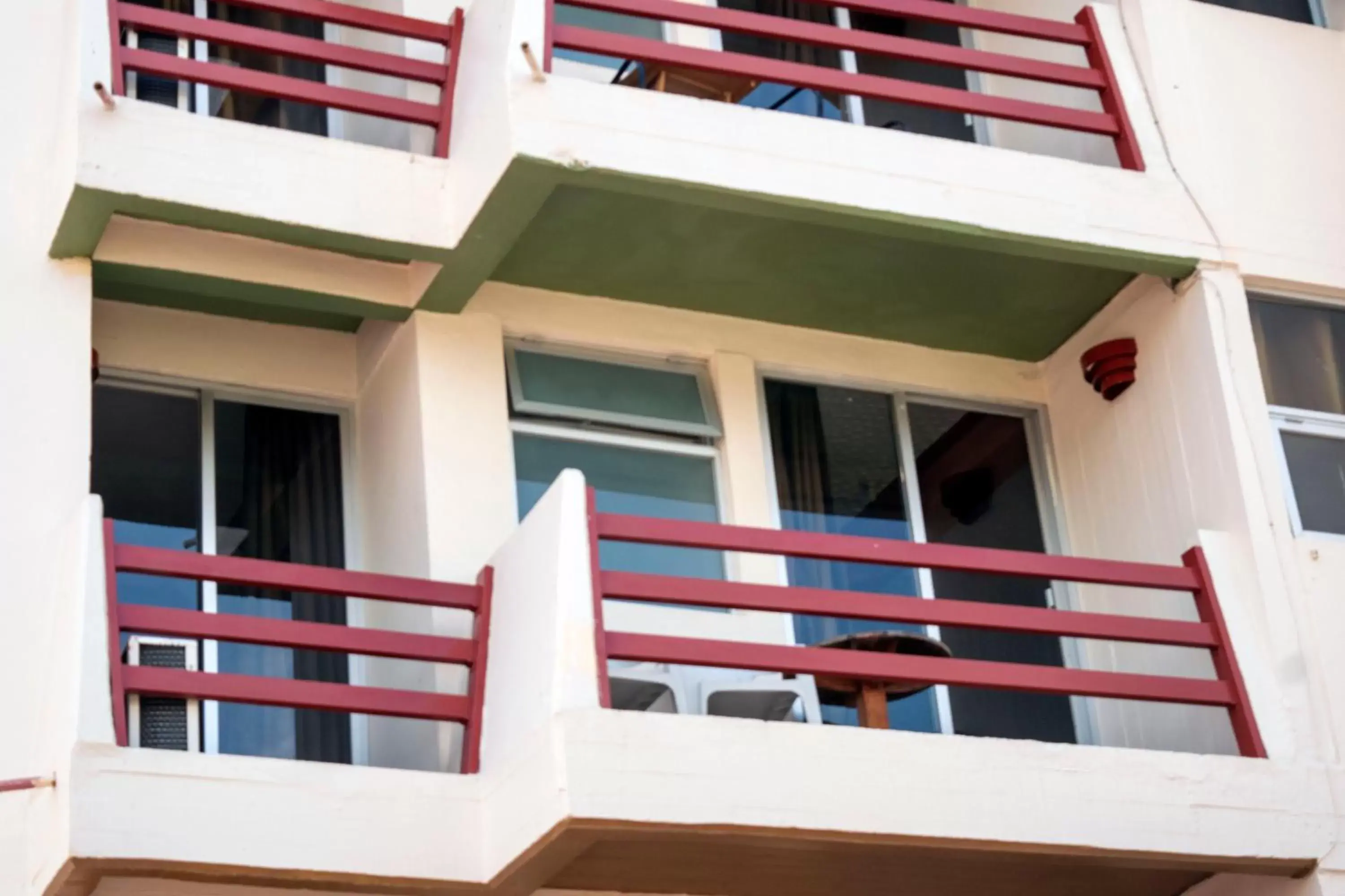 Facade/entrance, Balcony/Terrace in Isabel Suites