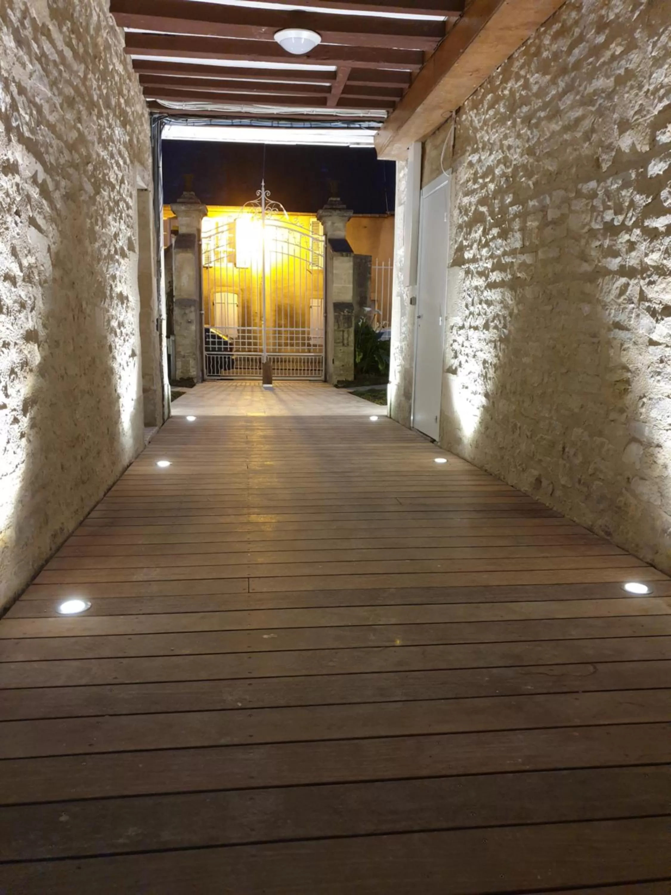 Facade/entrance in Au Loup Historic Apartments