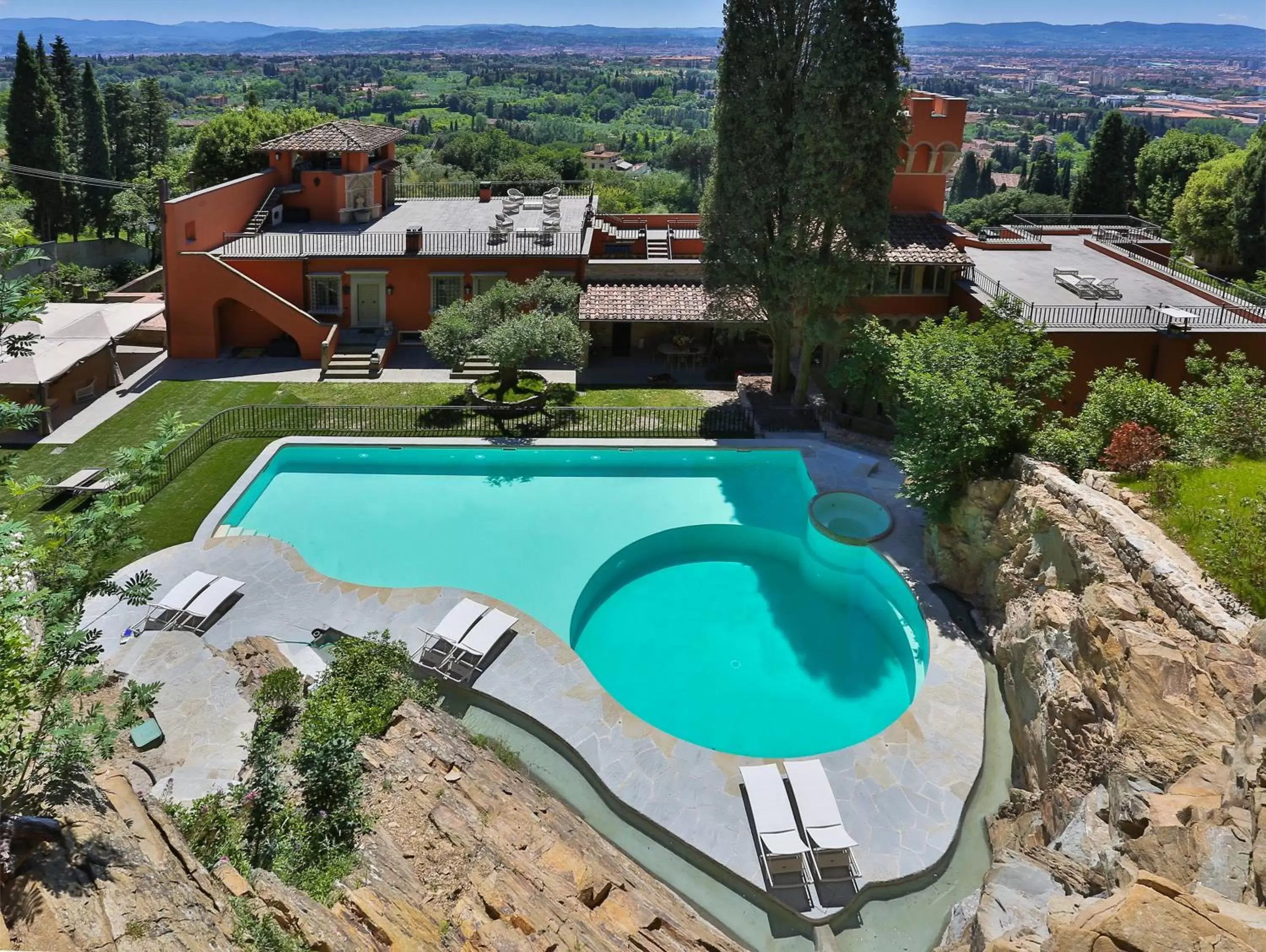 Day, Pool View in Villa Le Fontanelle - Residenza d'Epoca