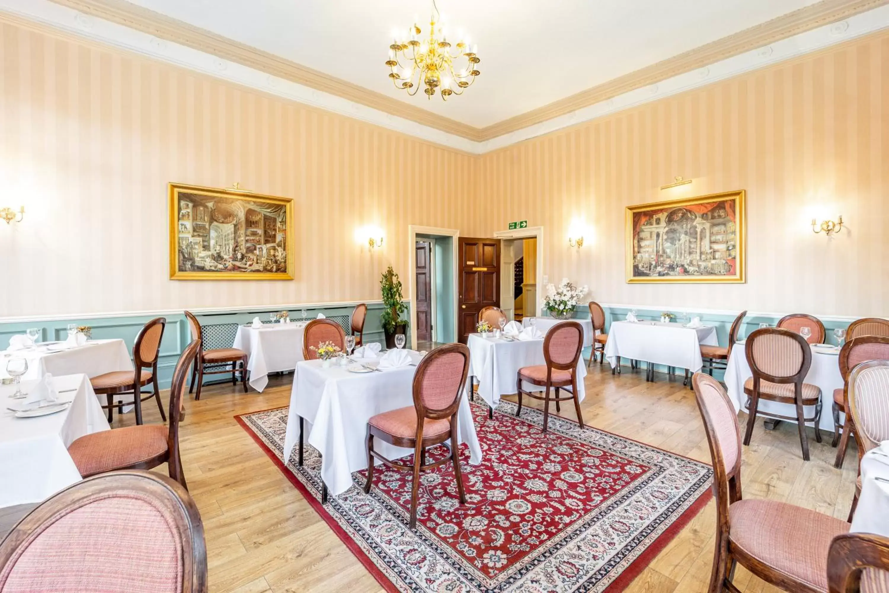 Restaurant/Places to Eat in Best Western Limpley Stoke Hotel