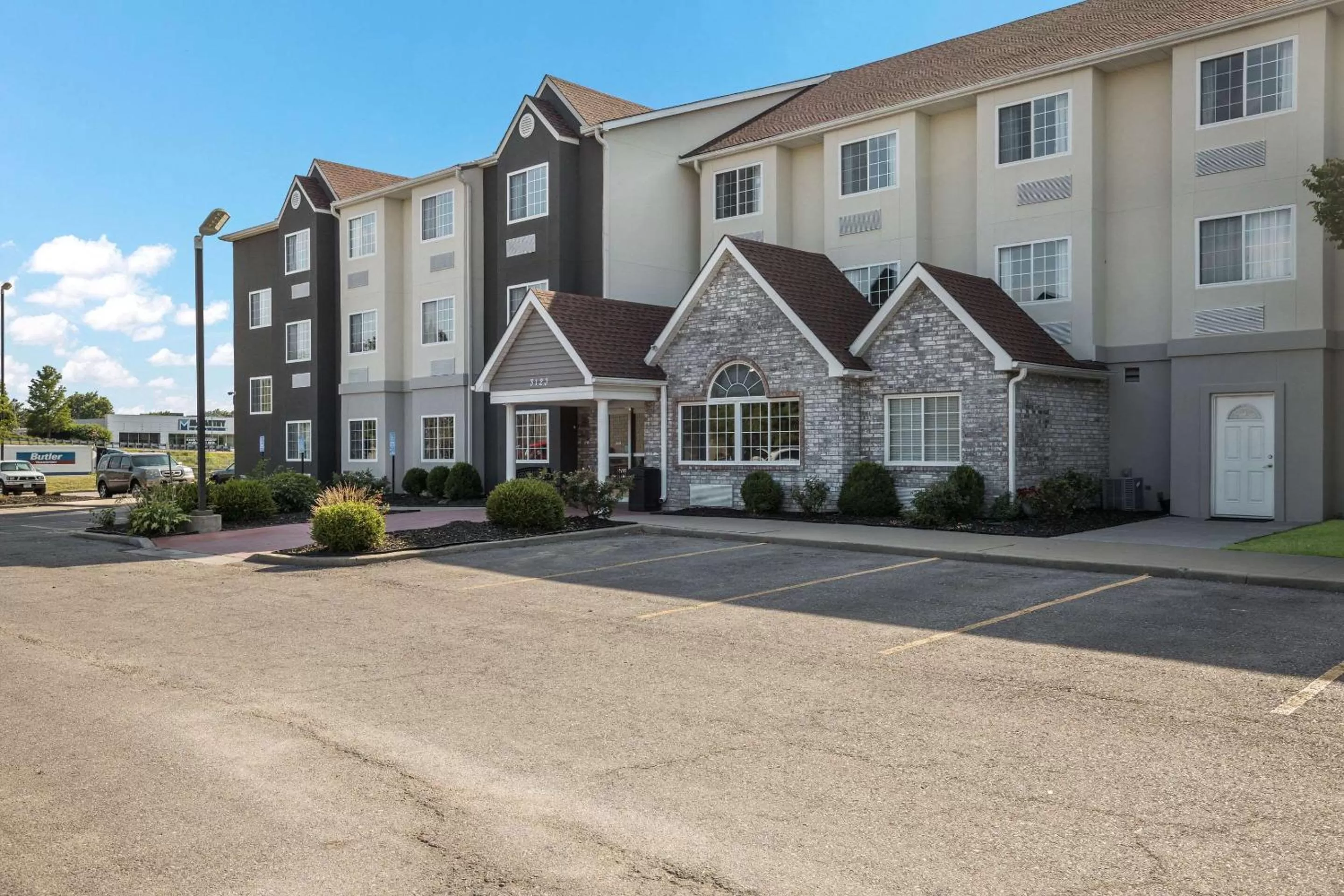 Property building in Quality Inn & Suites Blue Springs - Kansas City