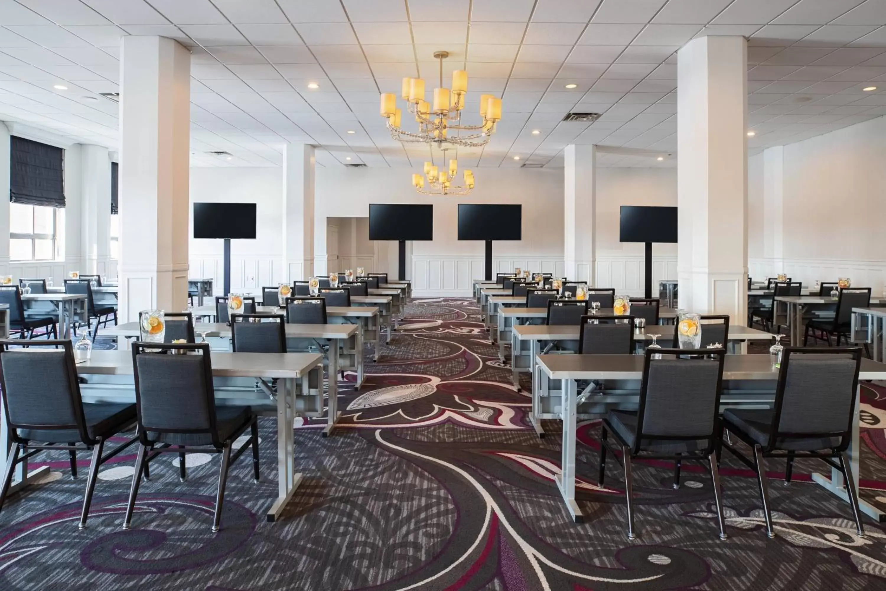 Meeting/conference room, Restaurant/Places to Eat in Courtyard by Marriott Boston Downtown
