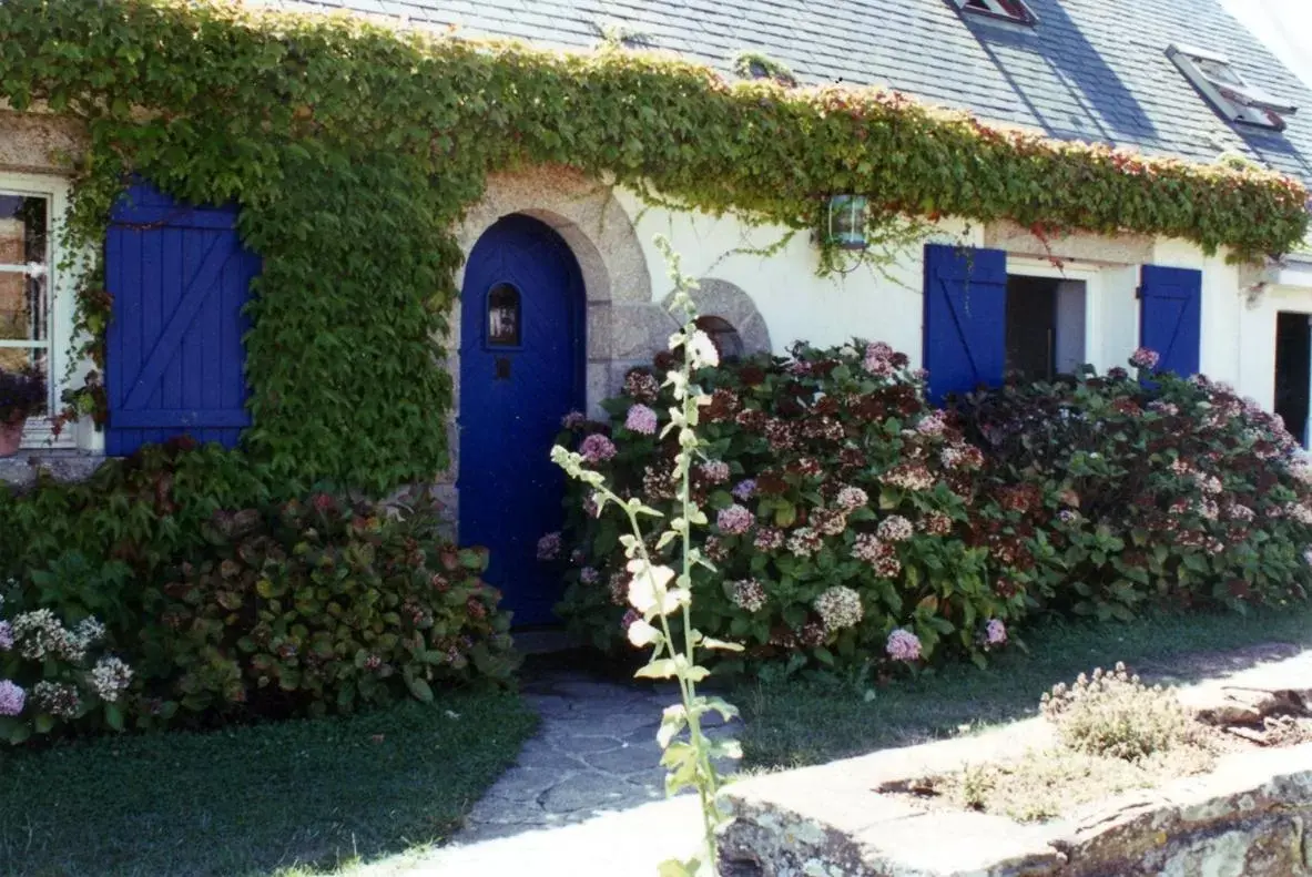 Facade/entrance in La Criste Marine