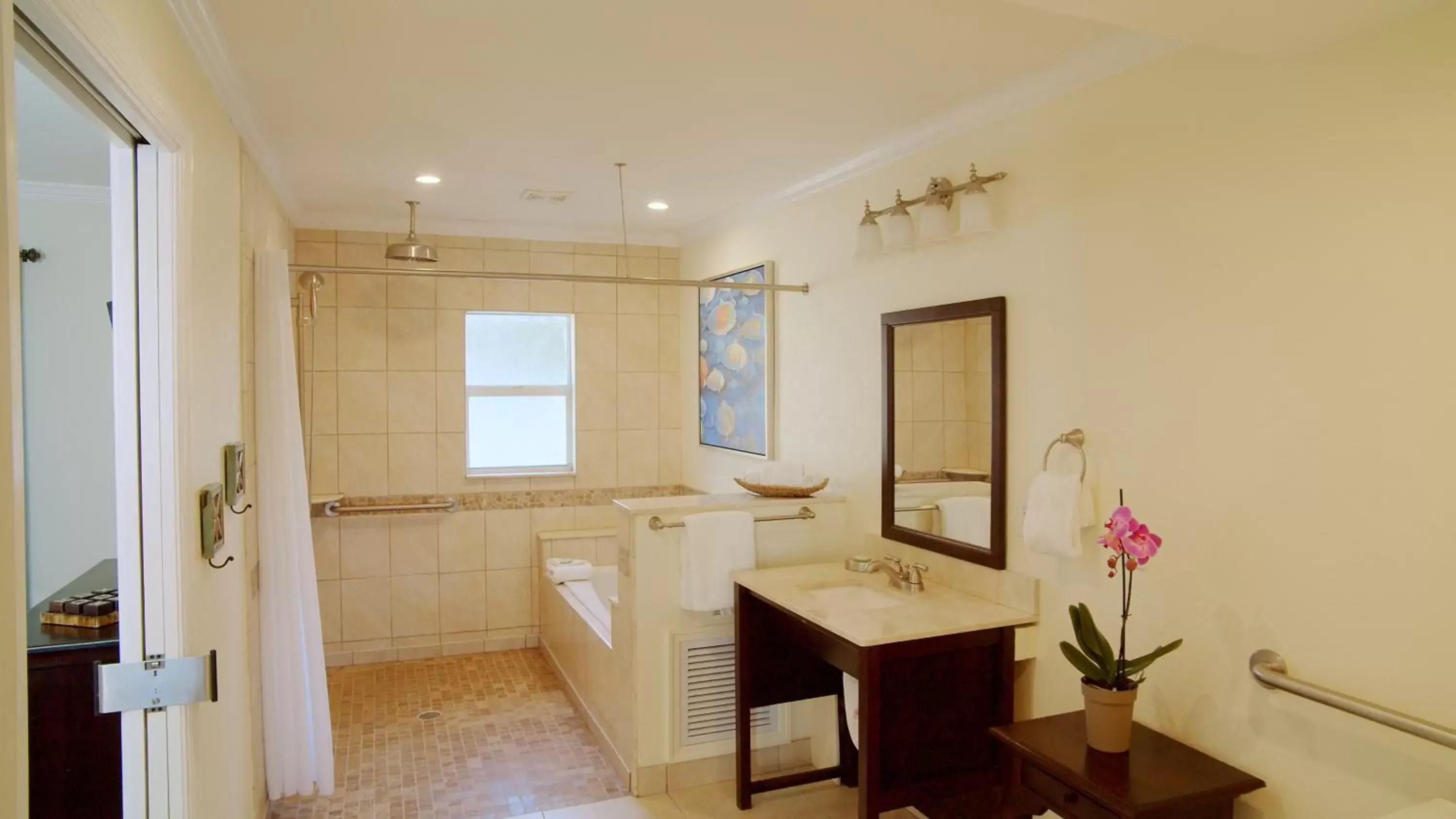 Bathroom in Coconut Palm Inn