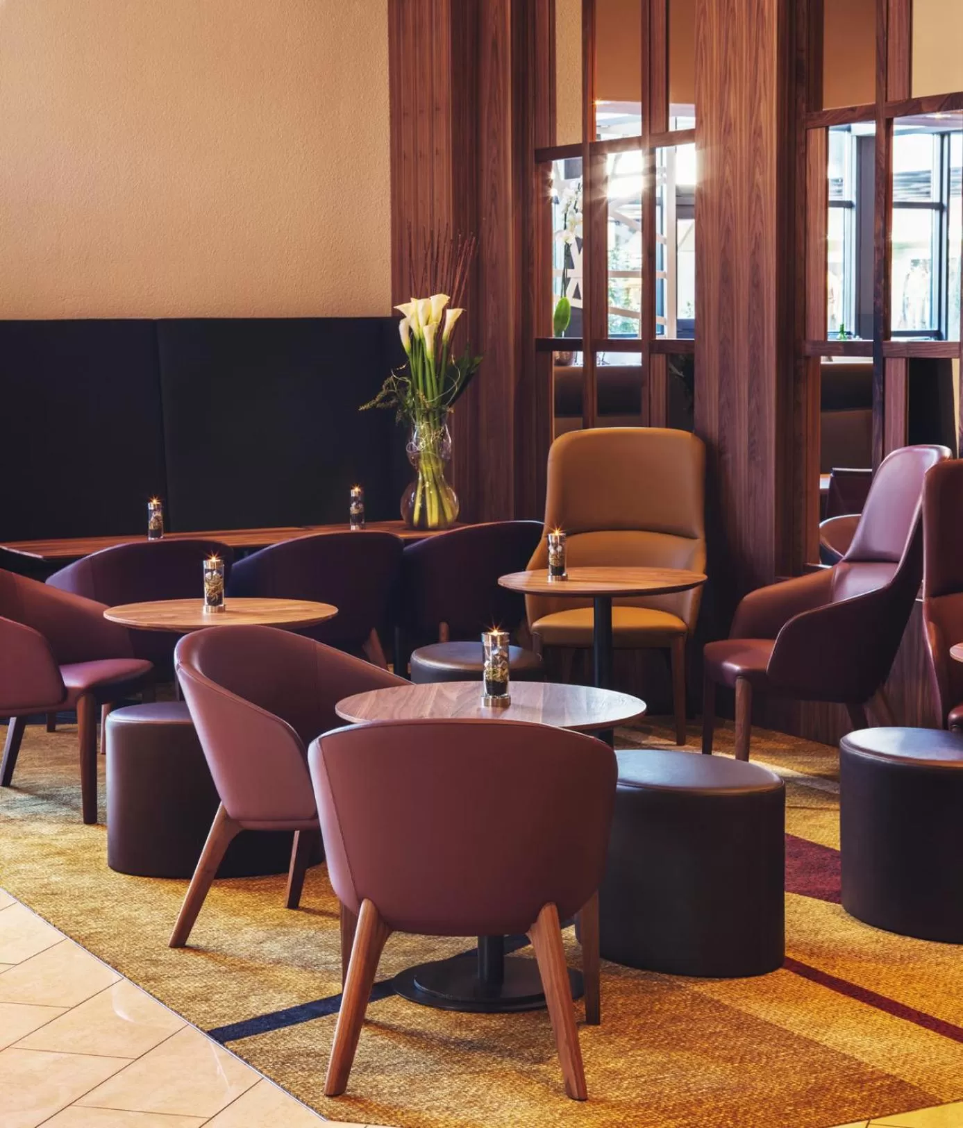 Lounge or bar in Mövenpick Hotel Zürich-Regensdorf