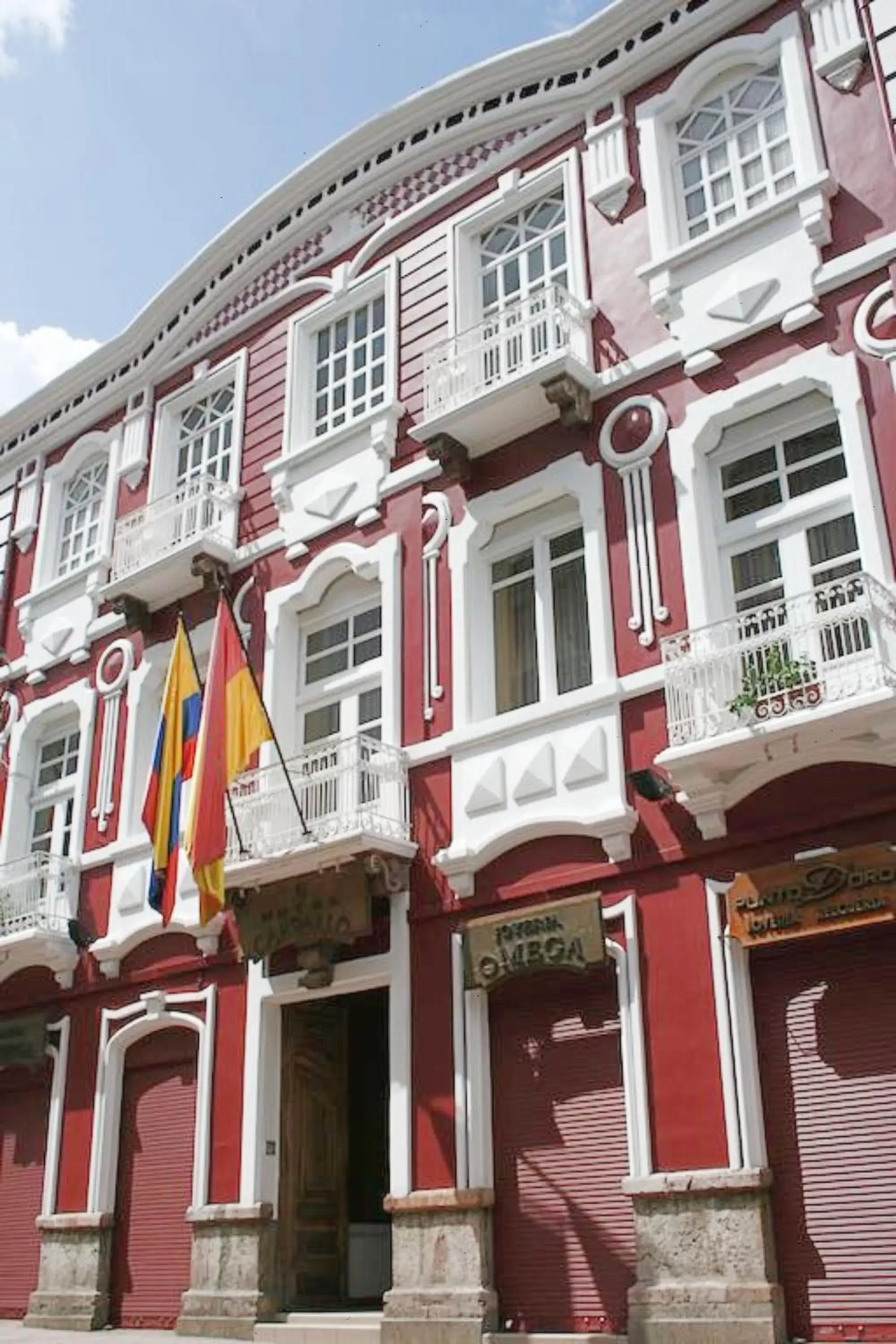 Facade/entrance, Property Building in Hotel Carvallo