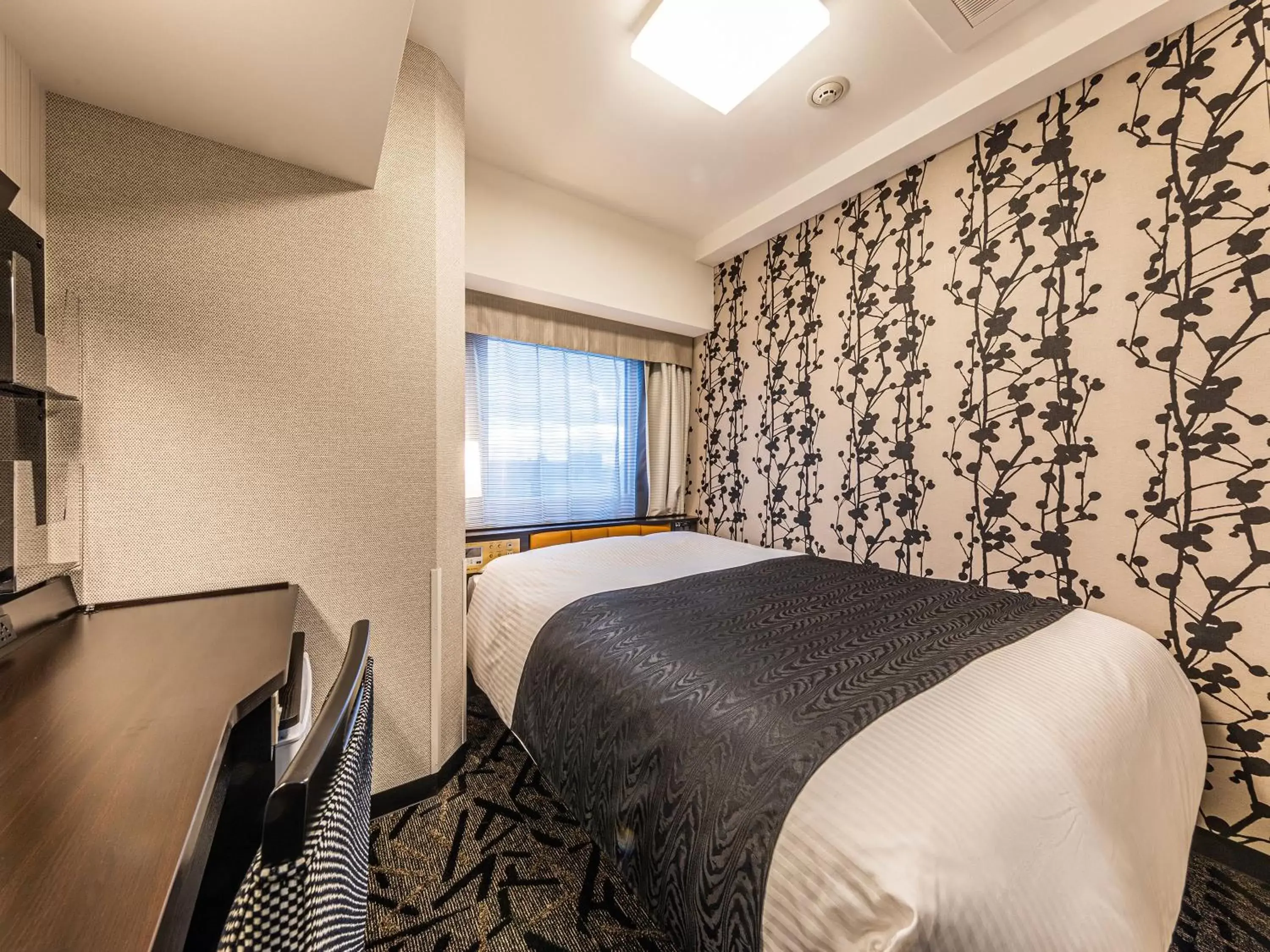 Photo of the whole room, Bed in APA Hotel & Resort Niigata Ekimae Odori