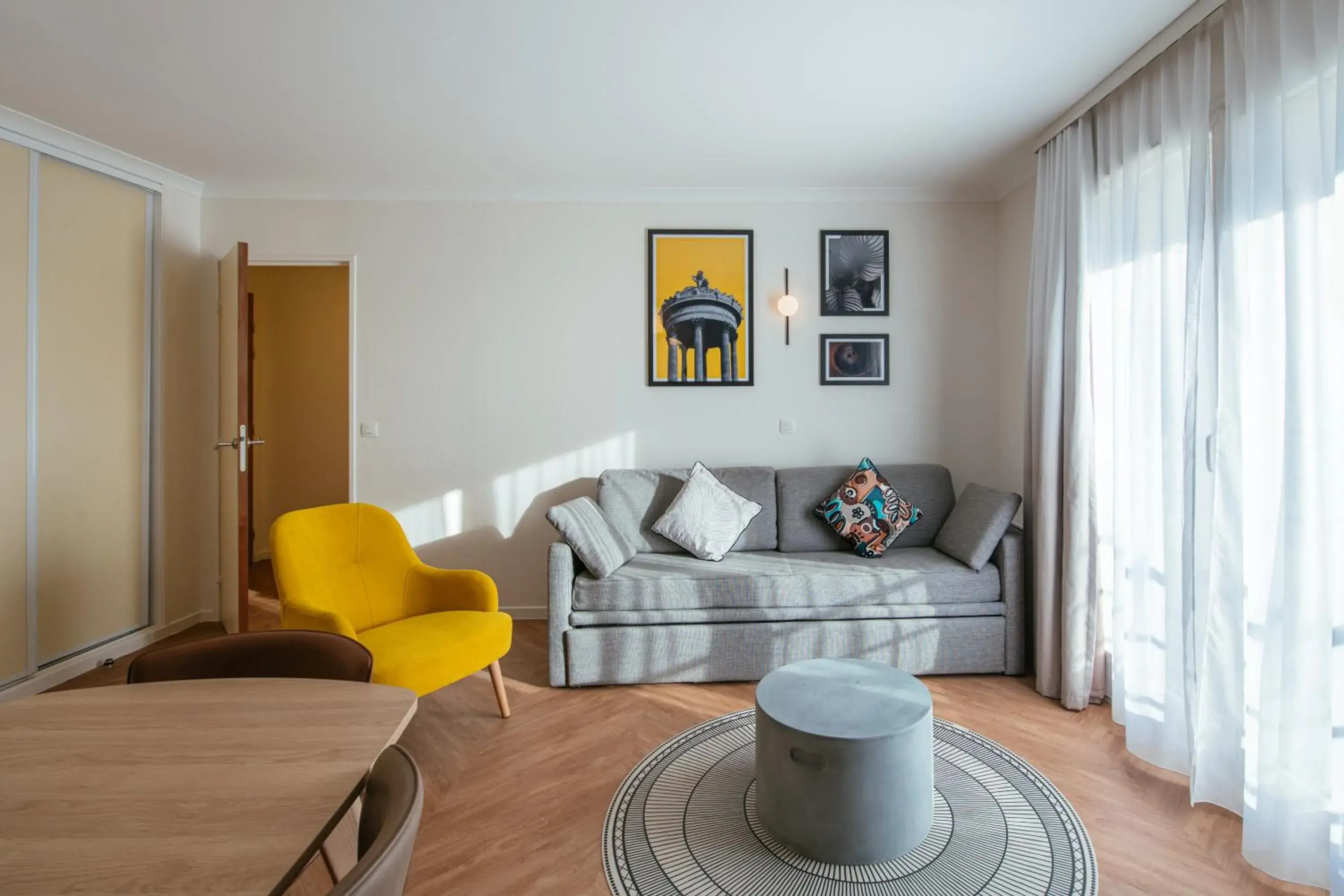 Living room, Seating Area in Adagio Paris Buttes Chaumont Aparthotel