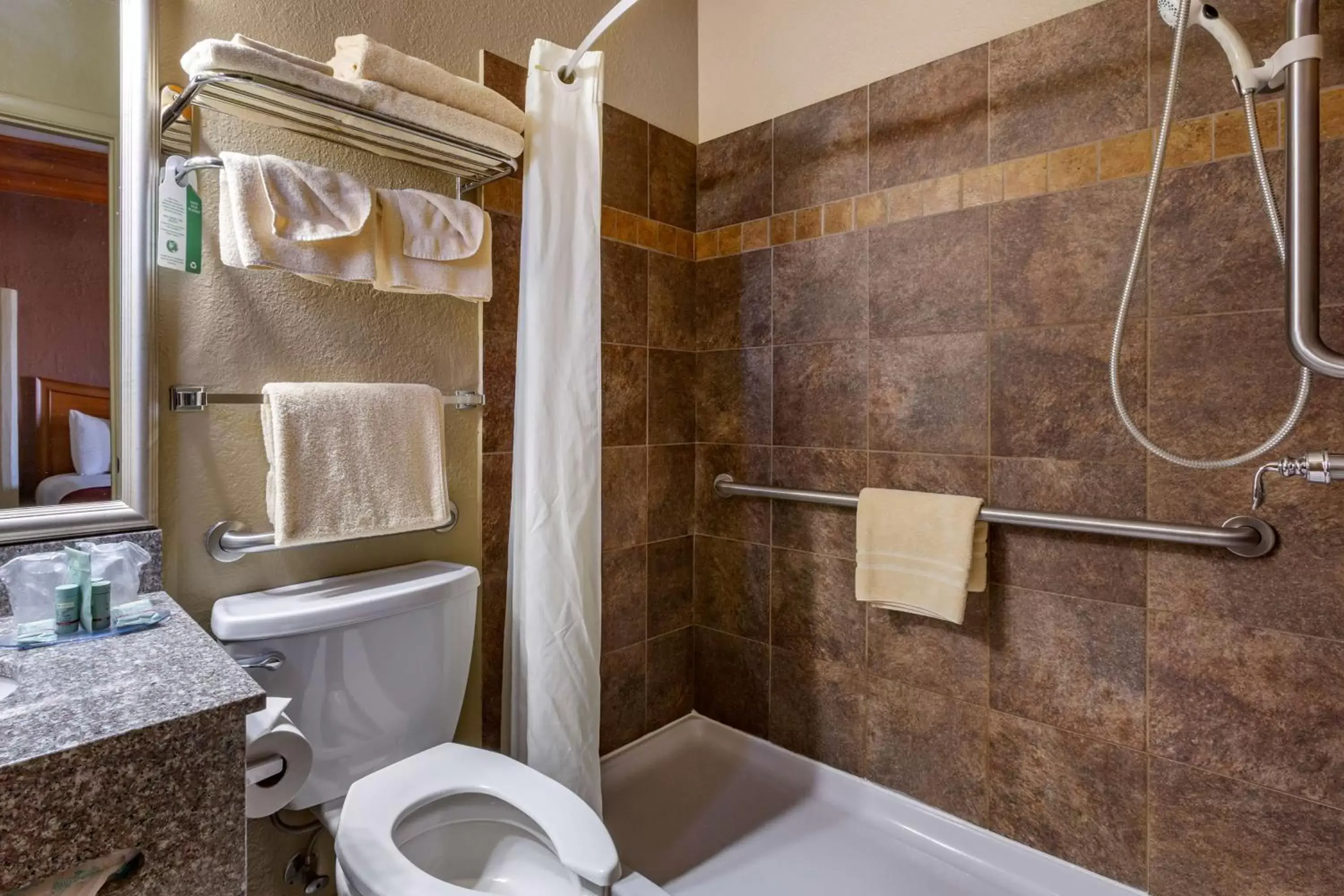 Queen Room with Two Queen Beds - Disability Access - Roll In Shower in Best Western Canyon De Chelly Inn Queen Room with Two Queen Beds - Disability Access - Roll In Shower in Best Western Canyon De Chelly Inn