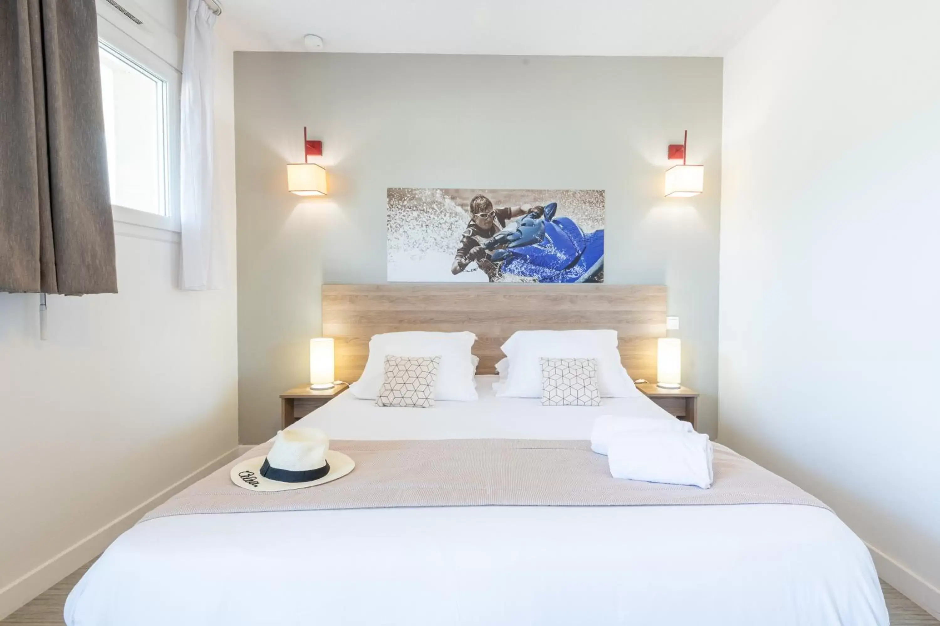Bed in Zenitude Hôtel-Résidences Cannes Mandelieu Confort