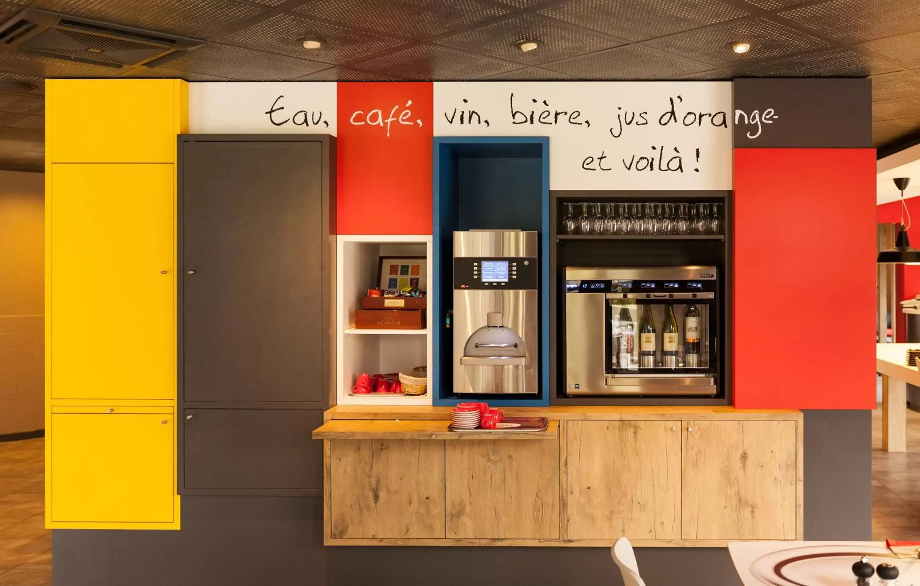 Restaurant/places to eat in Ibis Évry-Courcouronnes Restaurant/places to eat in Ibis Évry-Courcouronnes