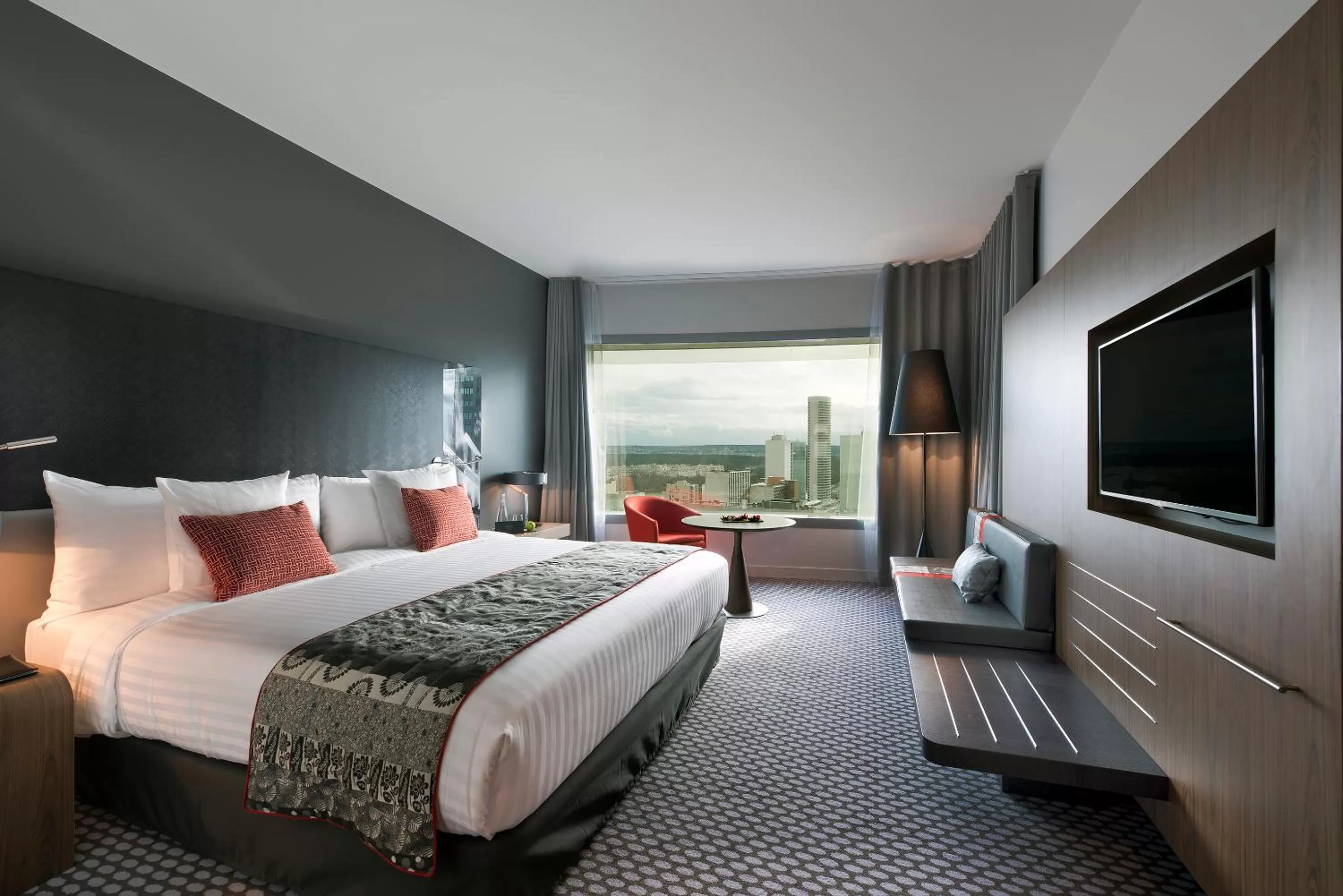 TV and multimedia, Bed in Melia Paris La Defense