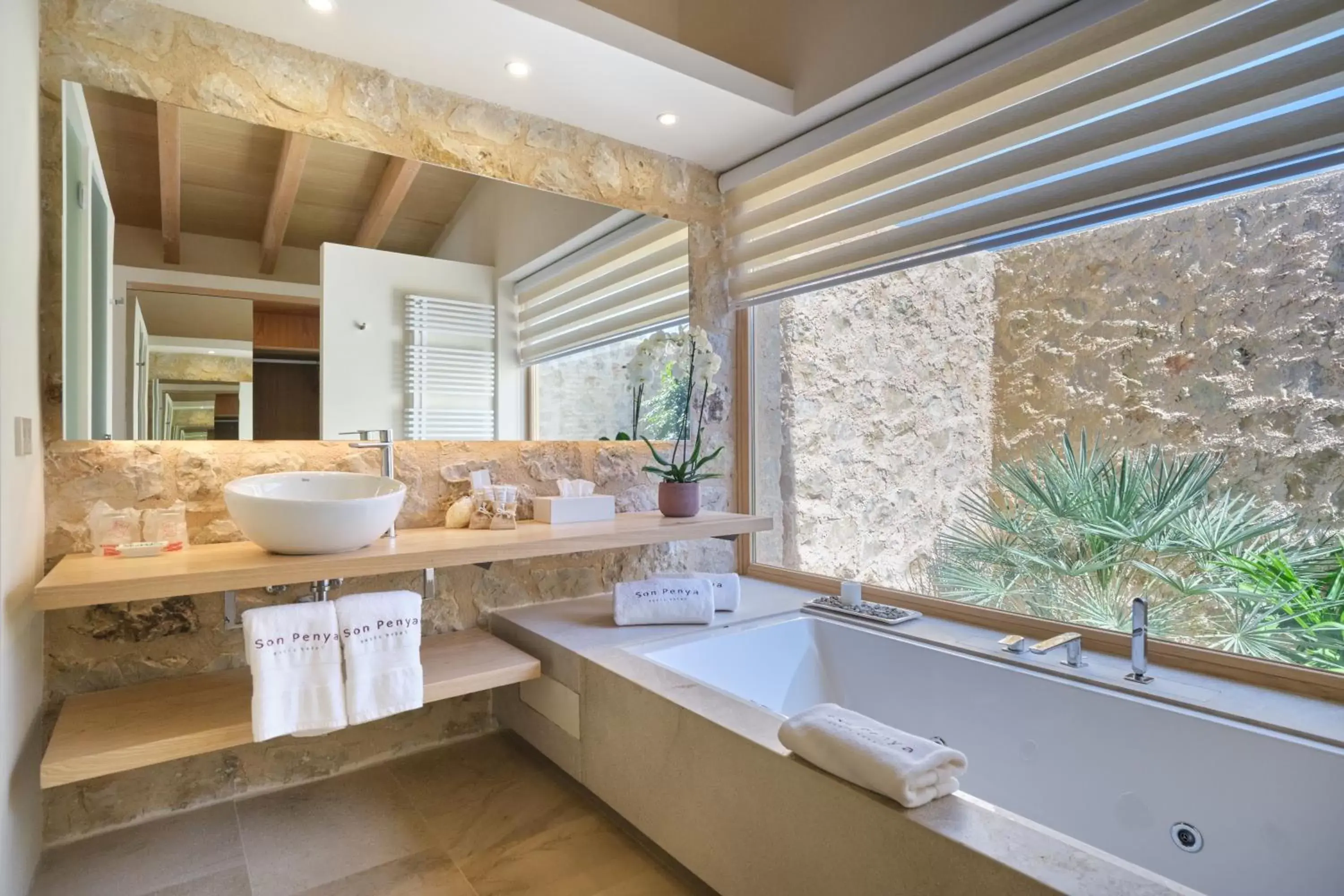 Hot Tub, Bathroom in Son Penya Adults Only Petit Hotel & Spa