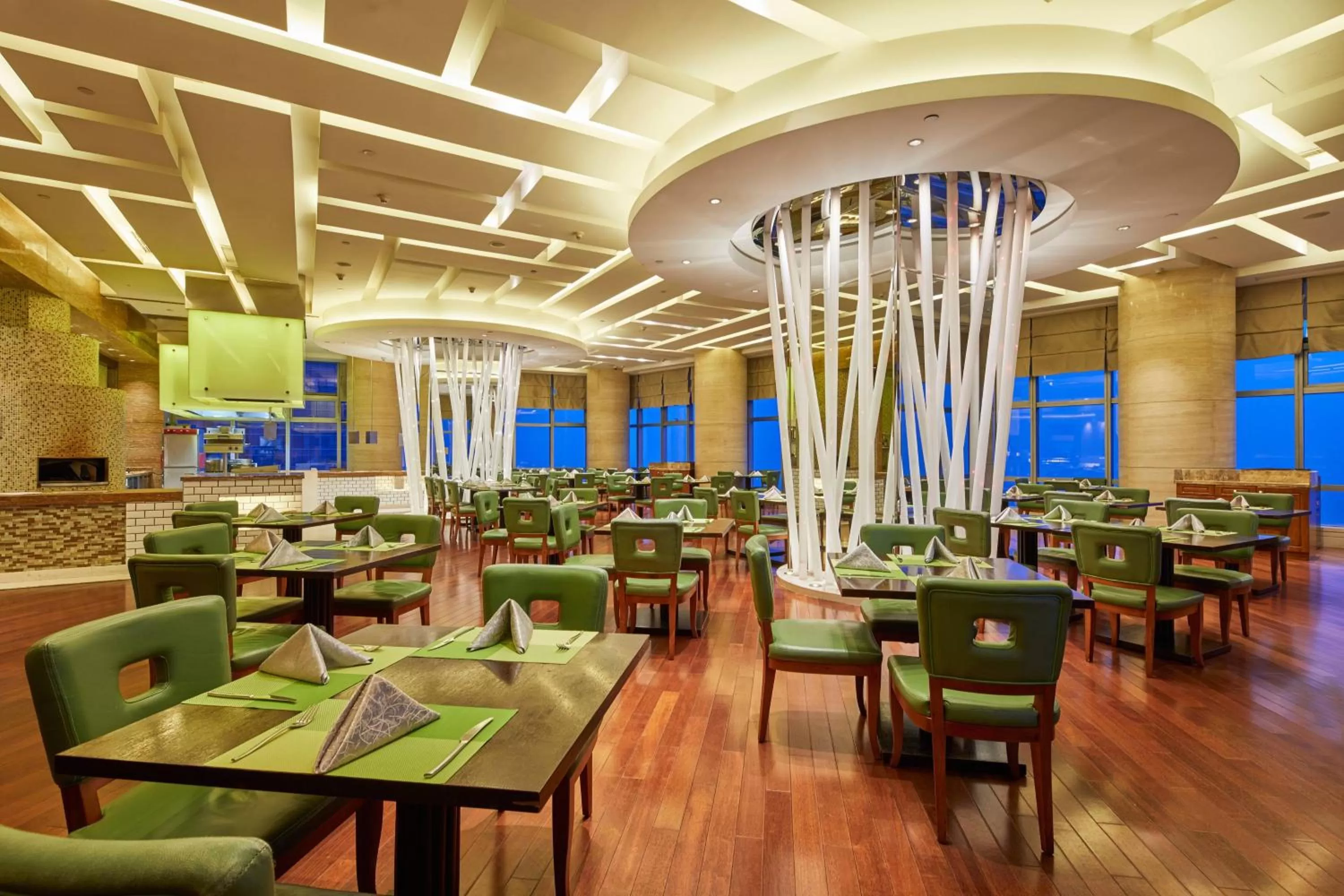 Restaurant/places to eat in The Westin Nanjing Xuanwu Lake