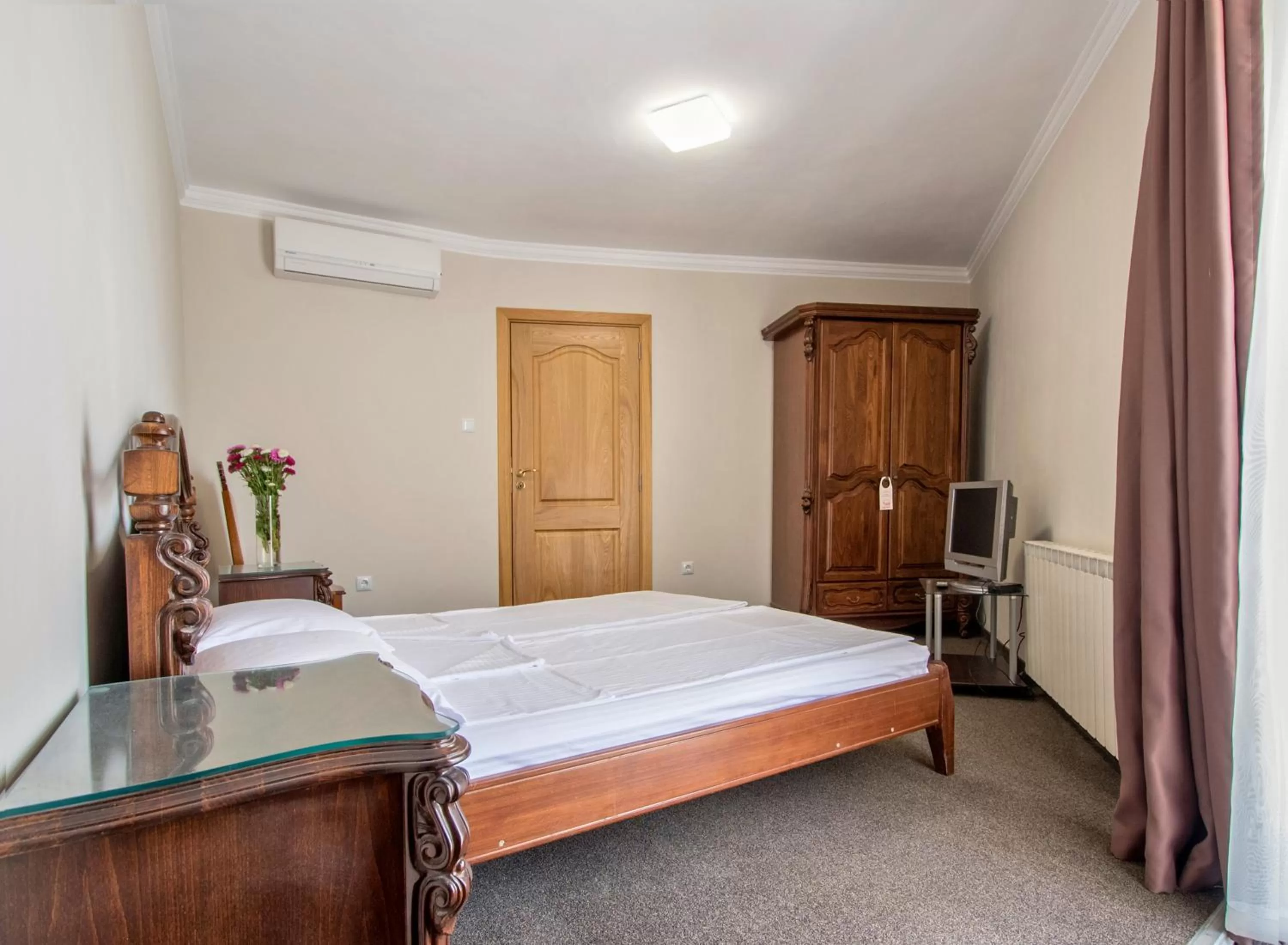 Photo of the whole room, Bed in Hotel Perfect