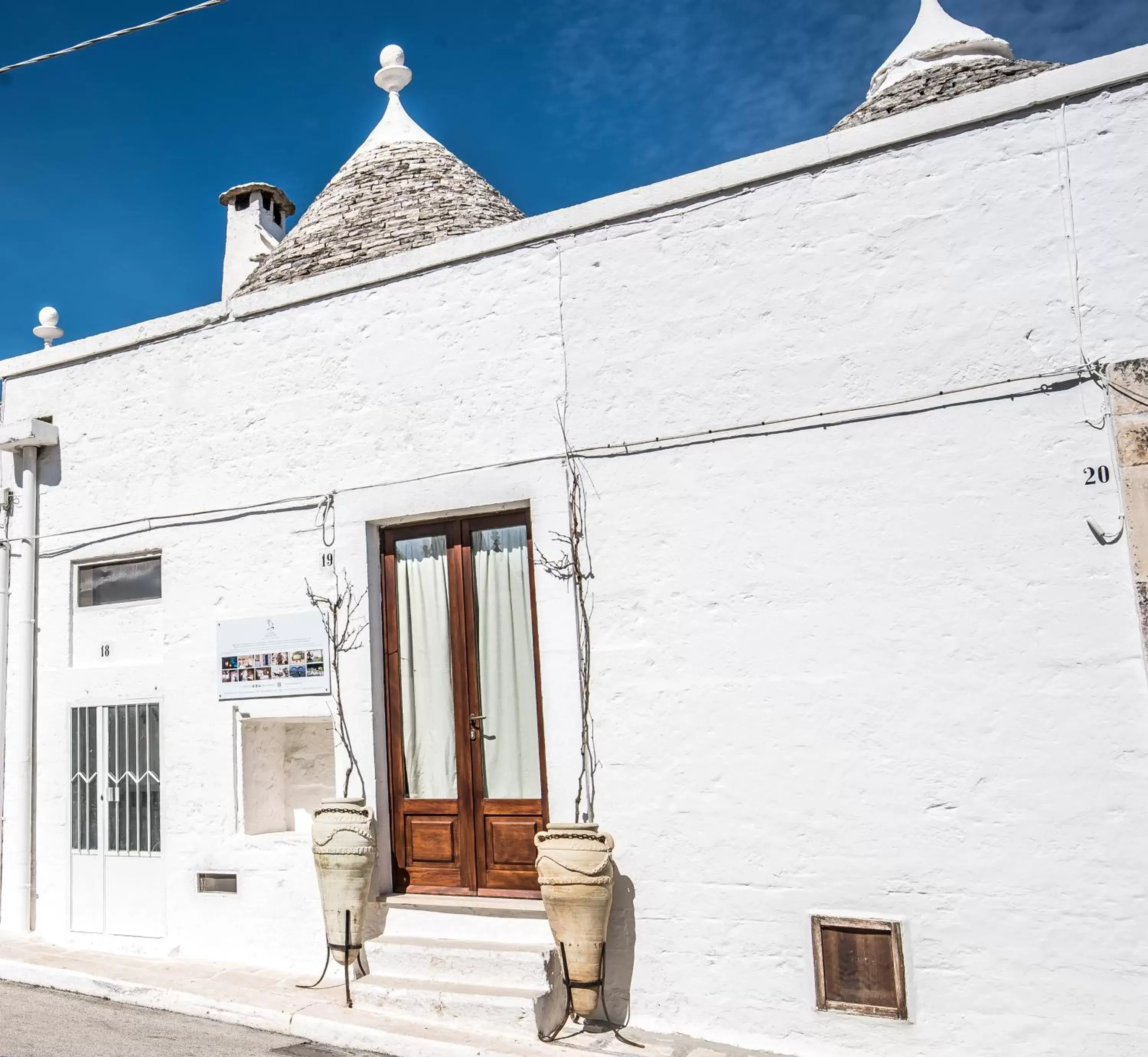 Property Building in Trulli Antichi Mestieri - Widespread Trulli in the historic center