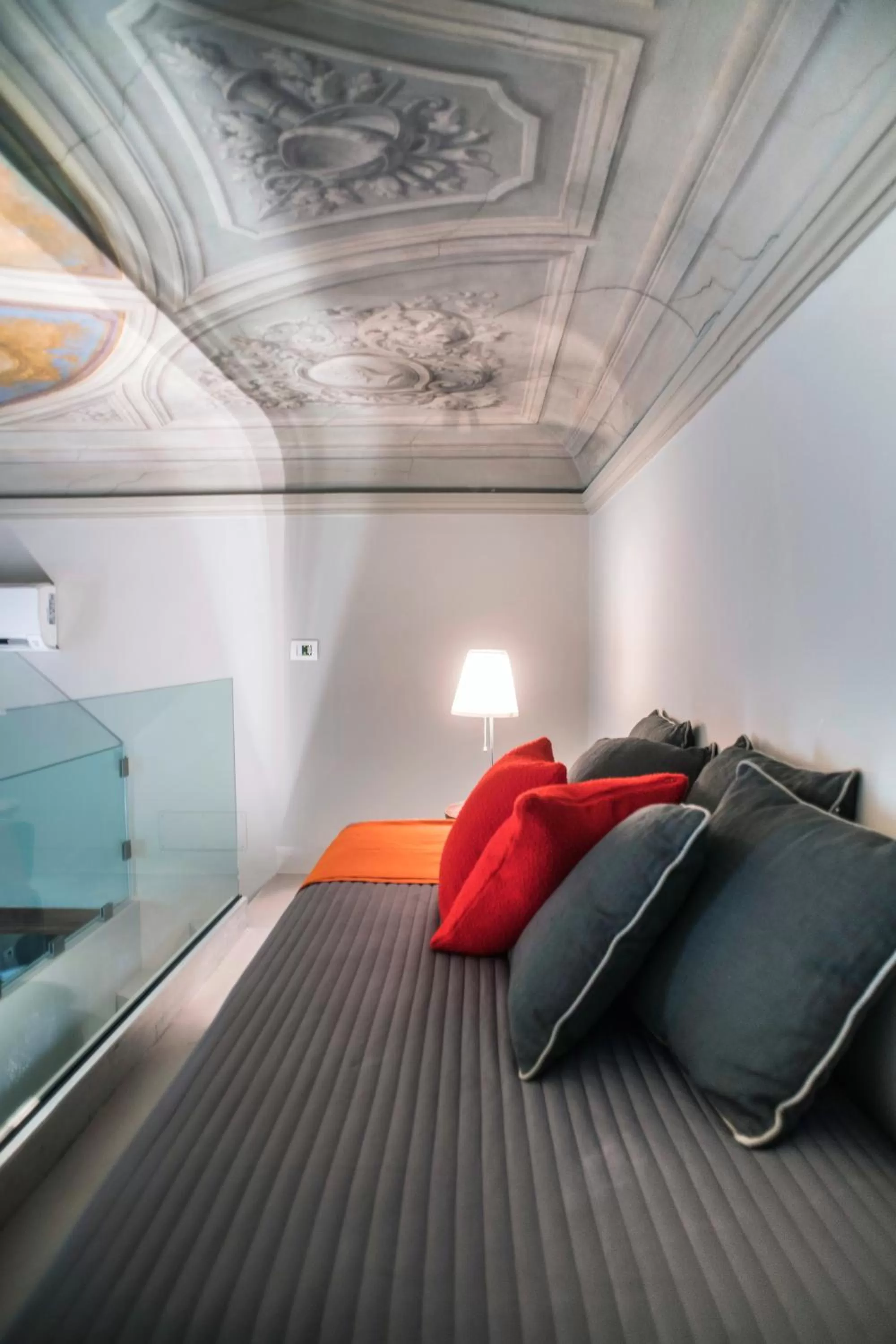 Decorative detail, Bed in Casa Botticelli