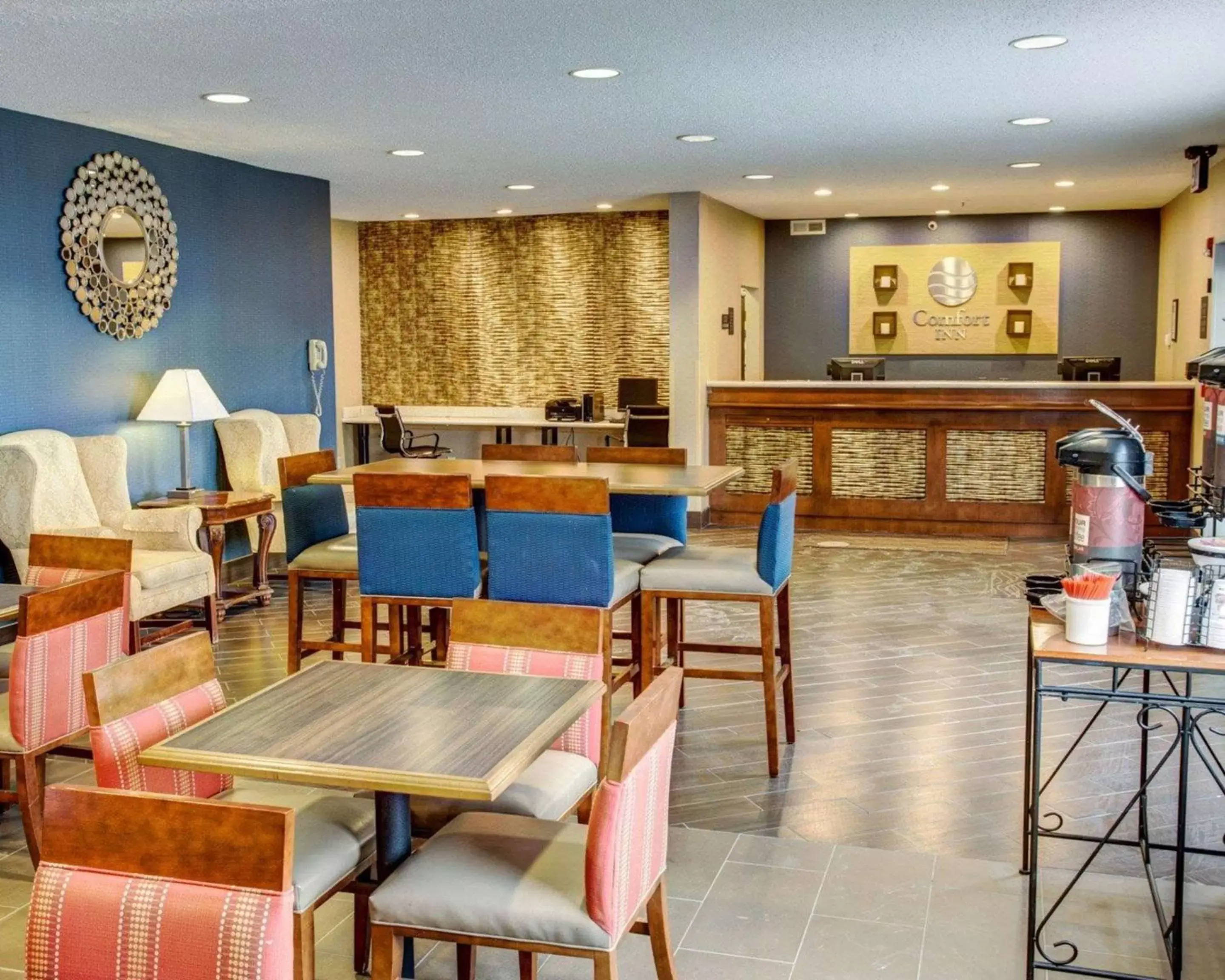 Restaurant/Places to Eat in Comfort Inn & Suites North Greenfield