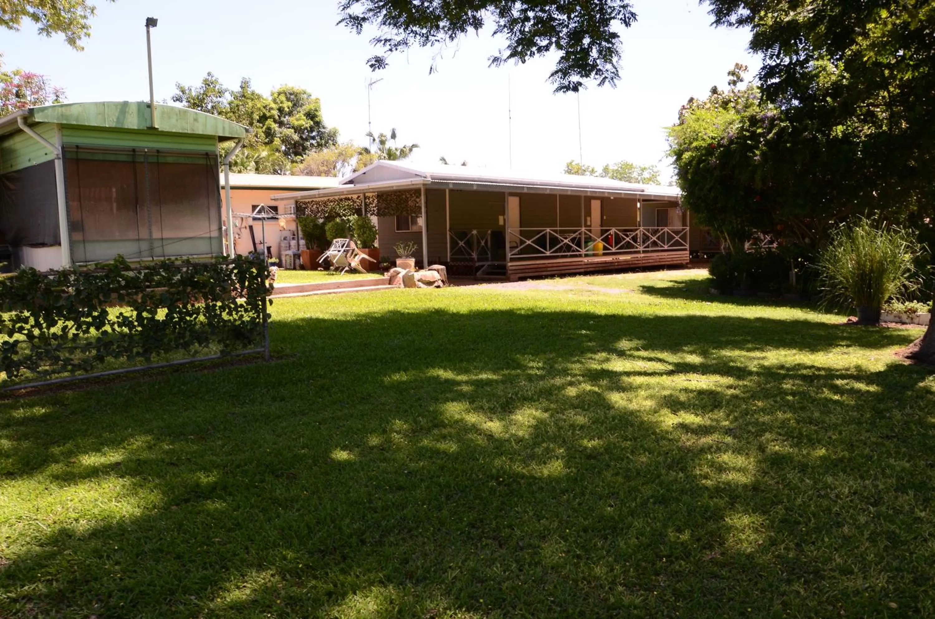 Property building in Gold City Motel