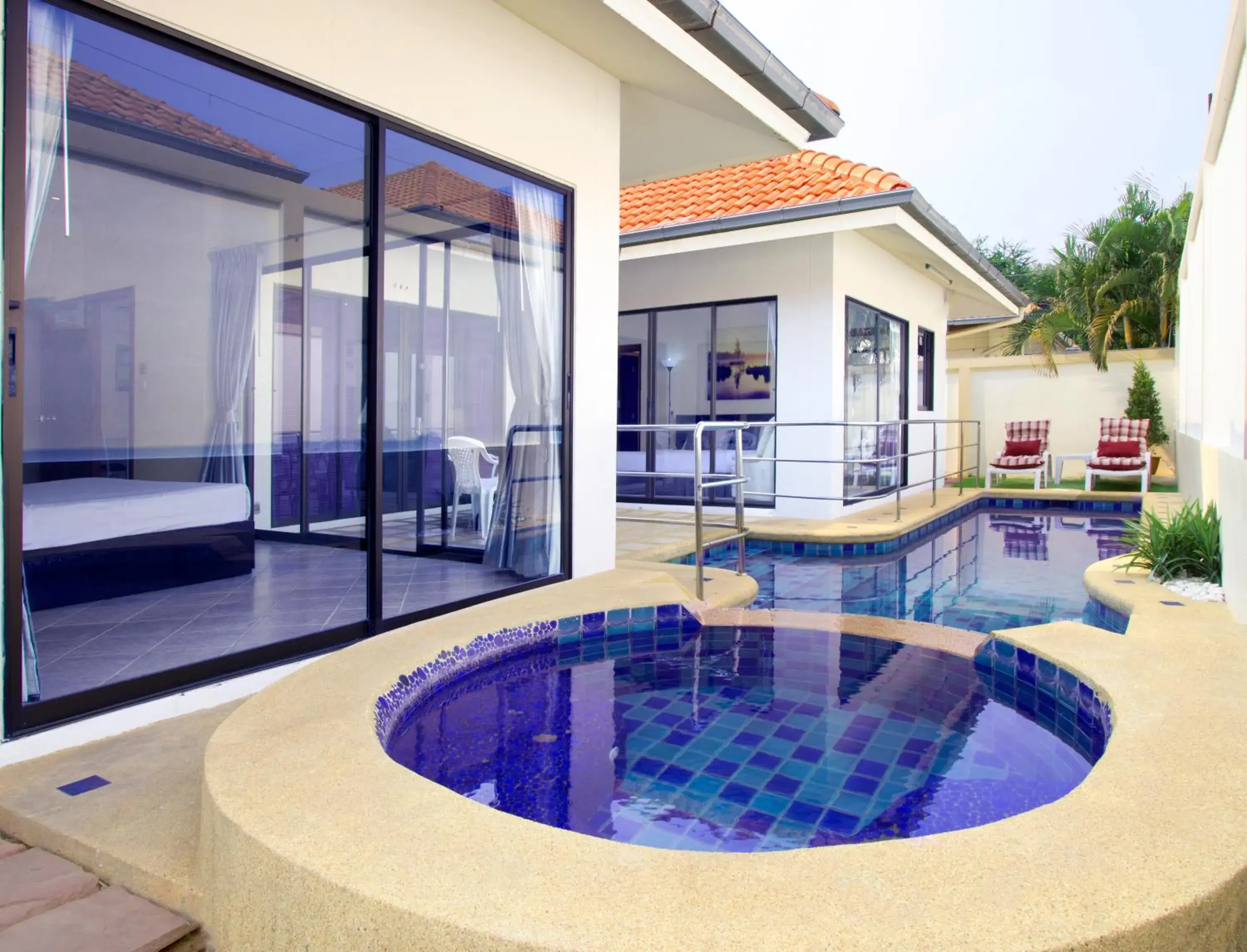 Swimming pool in Avoca Pool Villas