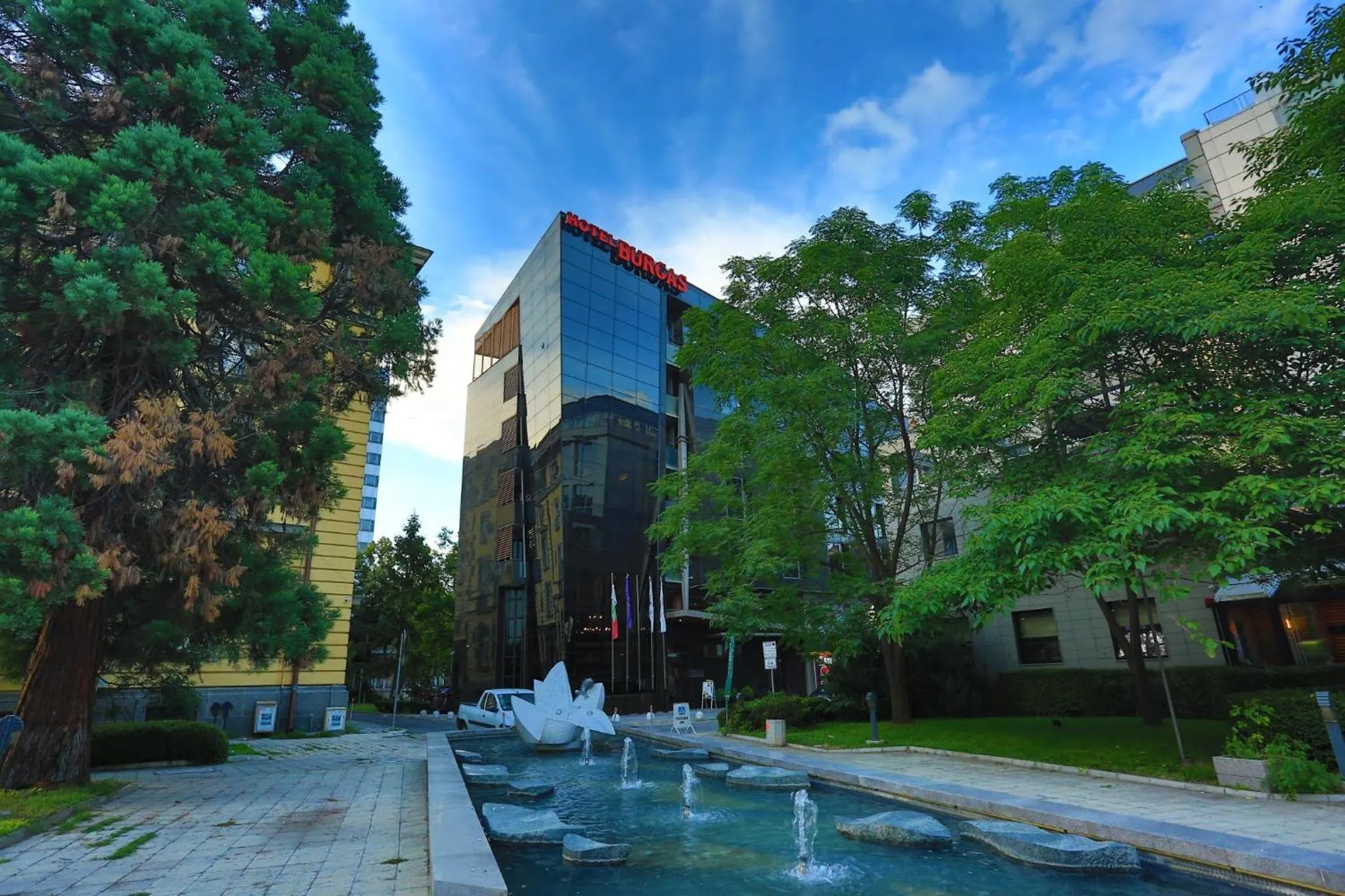 Facade/entrance in Hotel Burgas