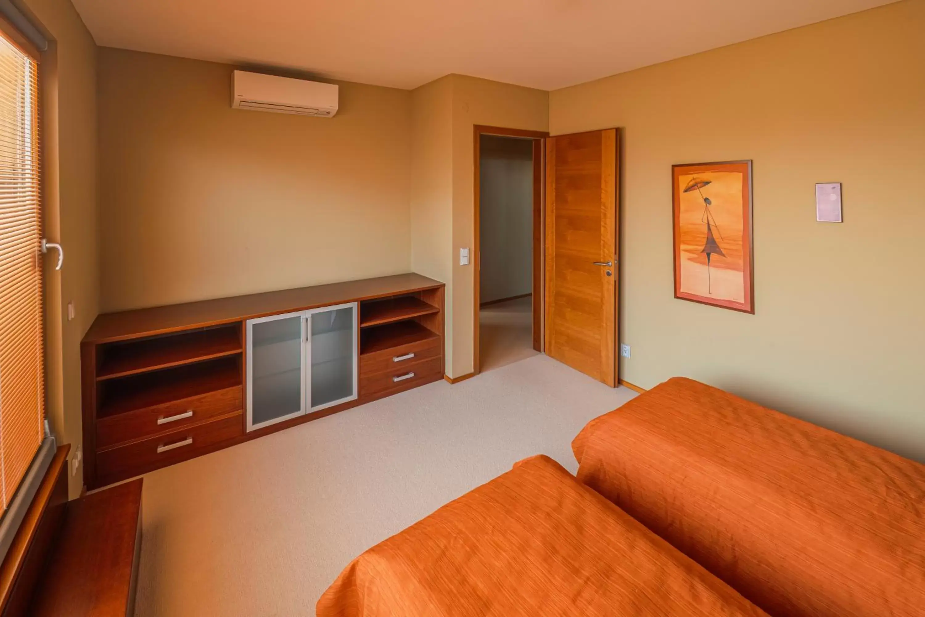 Bedroom, TV/Entertainment Center in Park Holiday Congress & Wellness Hotel