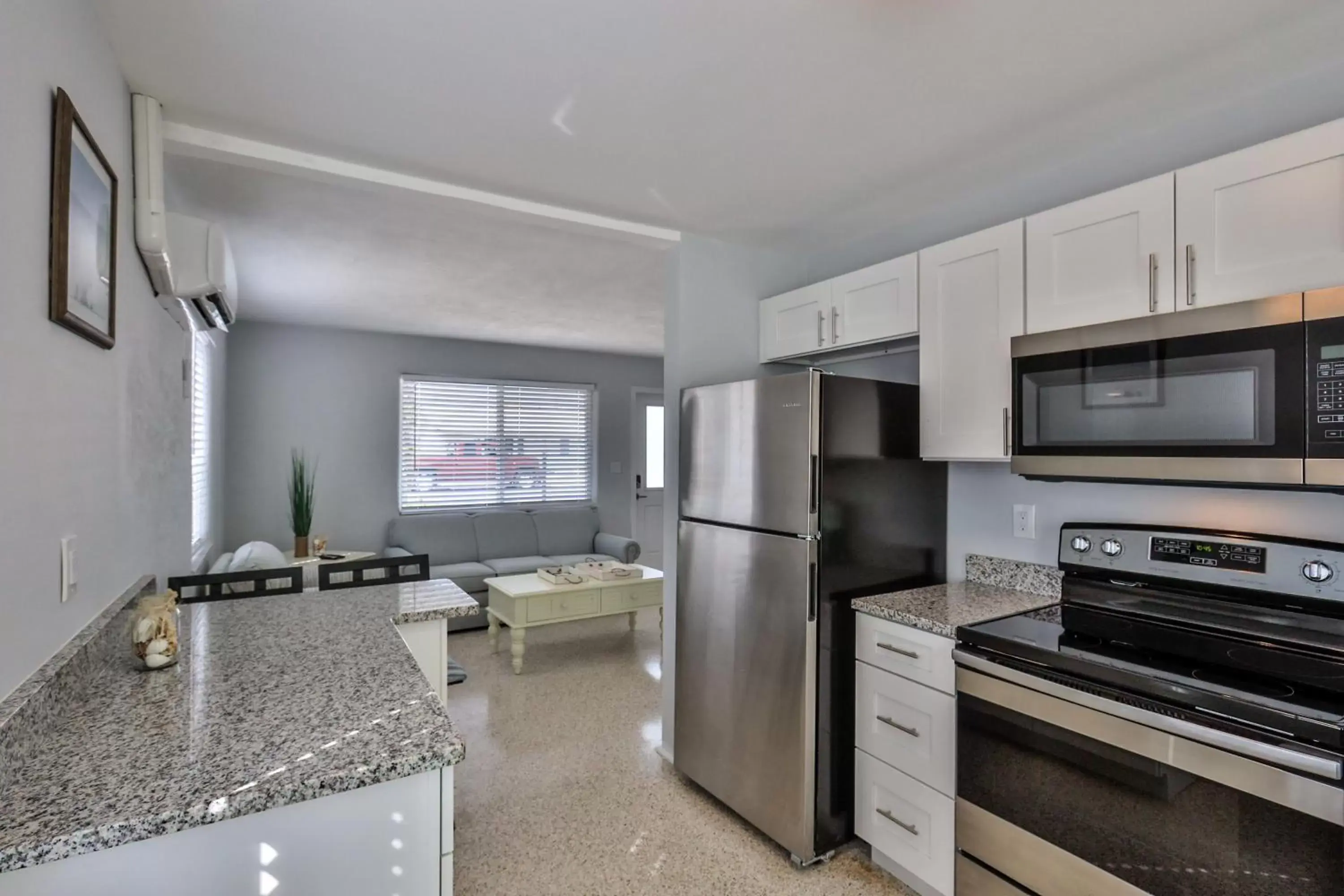 Kitchen or kitchenette, Kitchen/Kitchenette in Ocean Eleven Suites