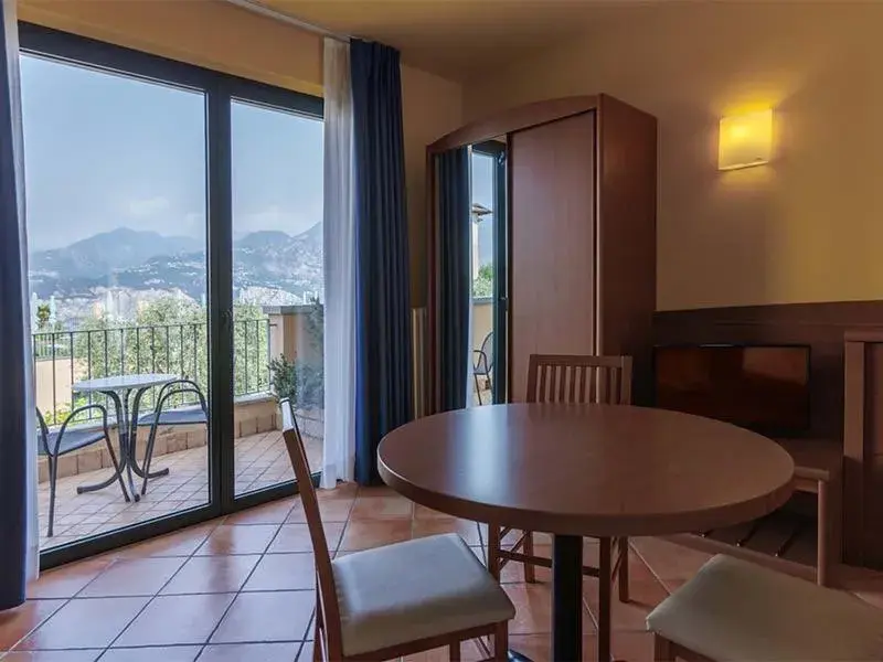 Dining Area in Panorama Residence Hotel