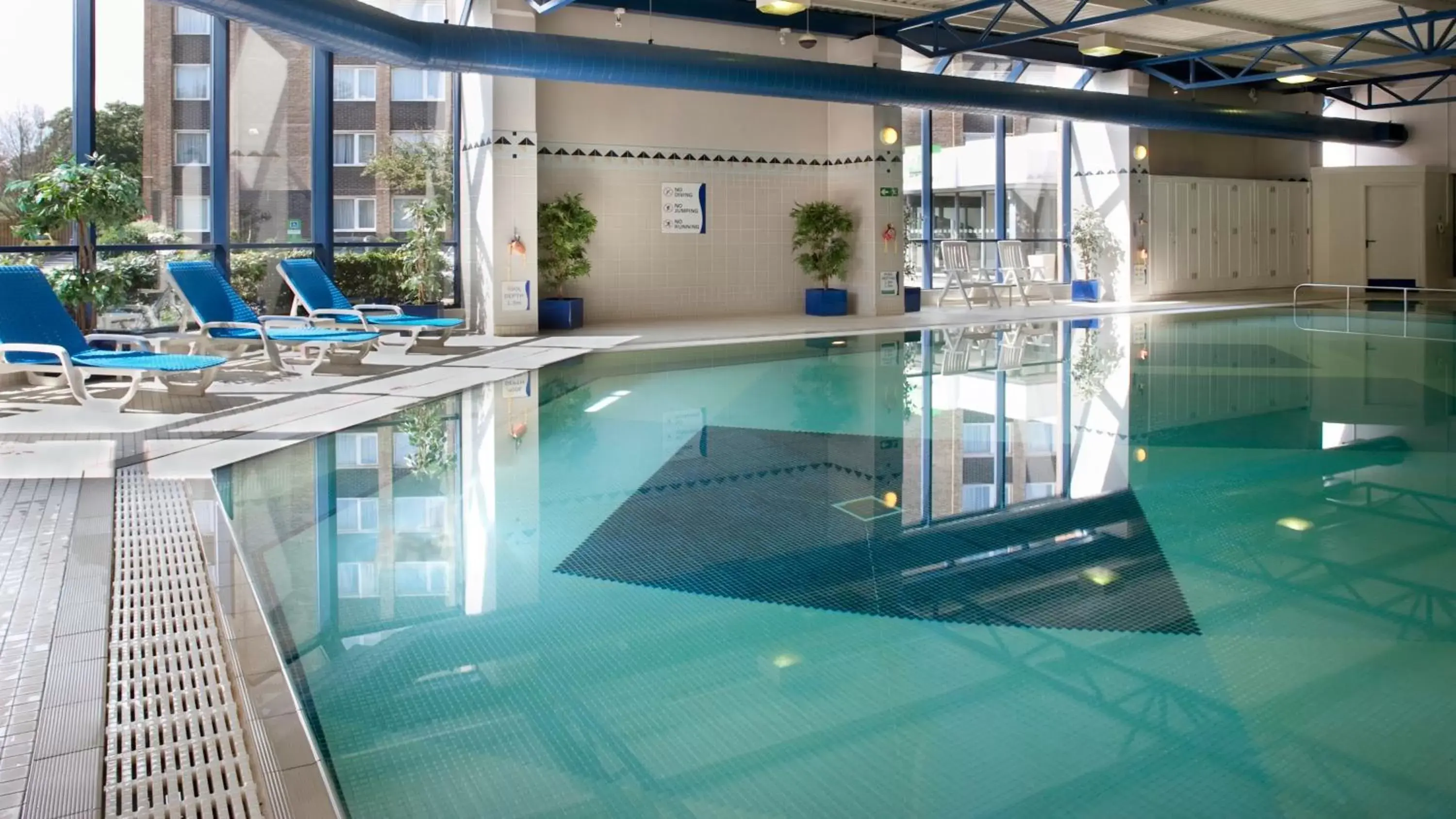 Swimming Pool in Holiday Inn Portsmouth, an IHG Hotel