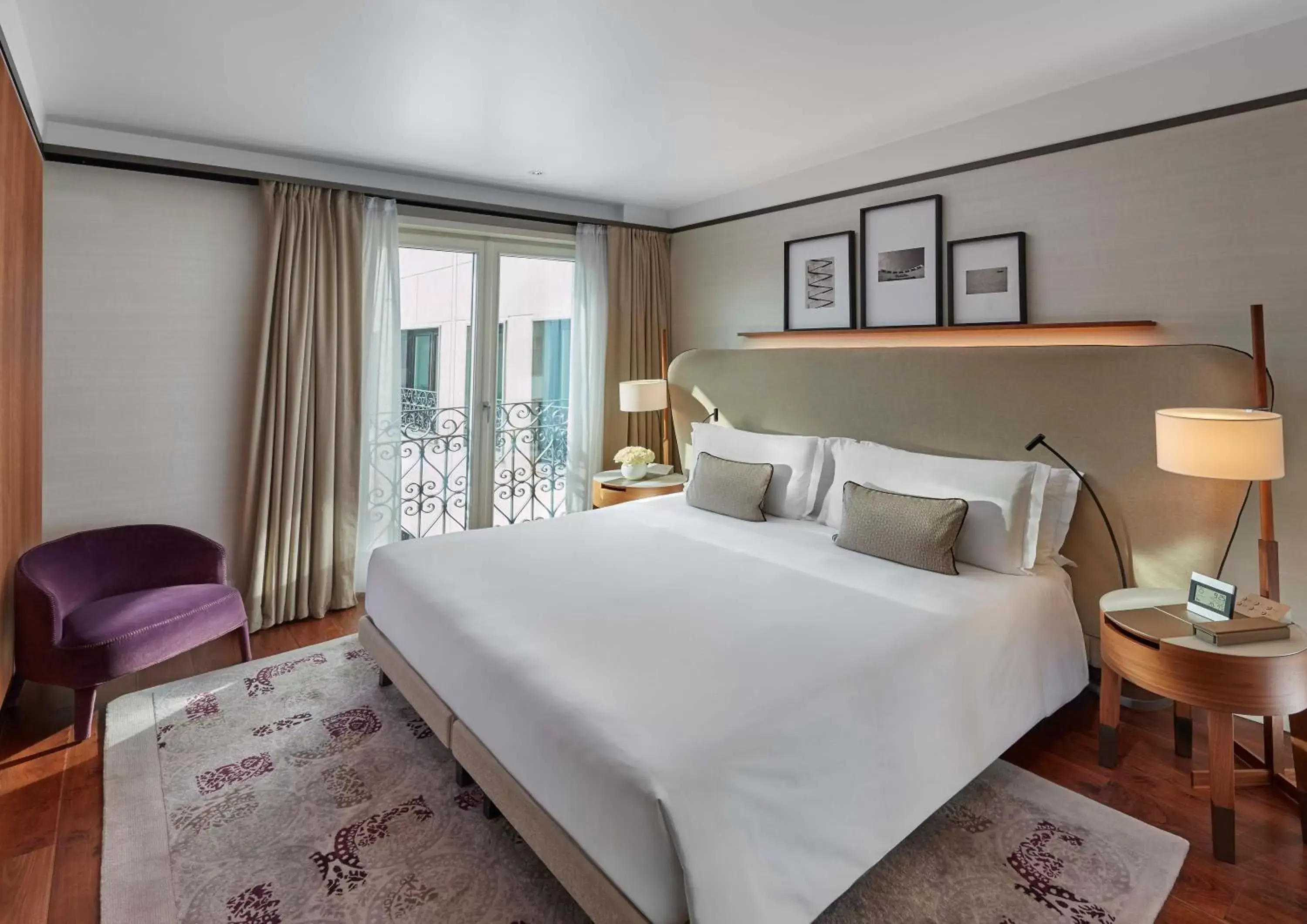 Bedroom, Bed in Mandarin Oriental, Milan