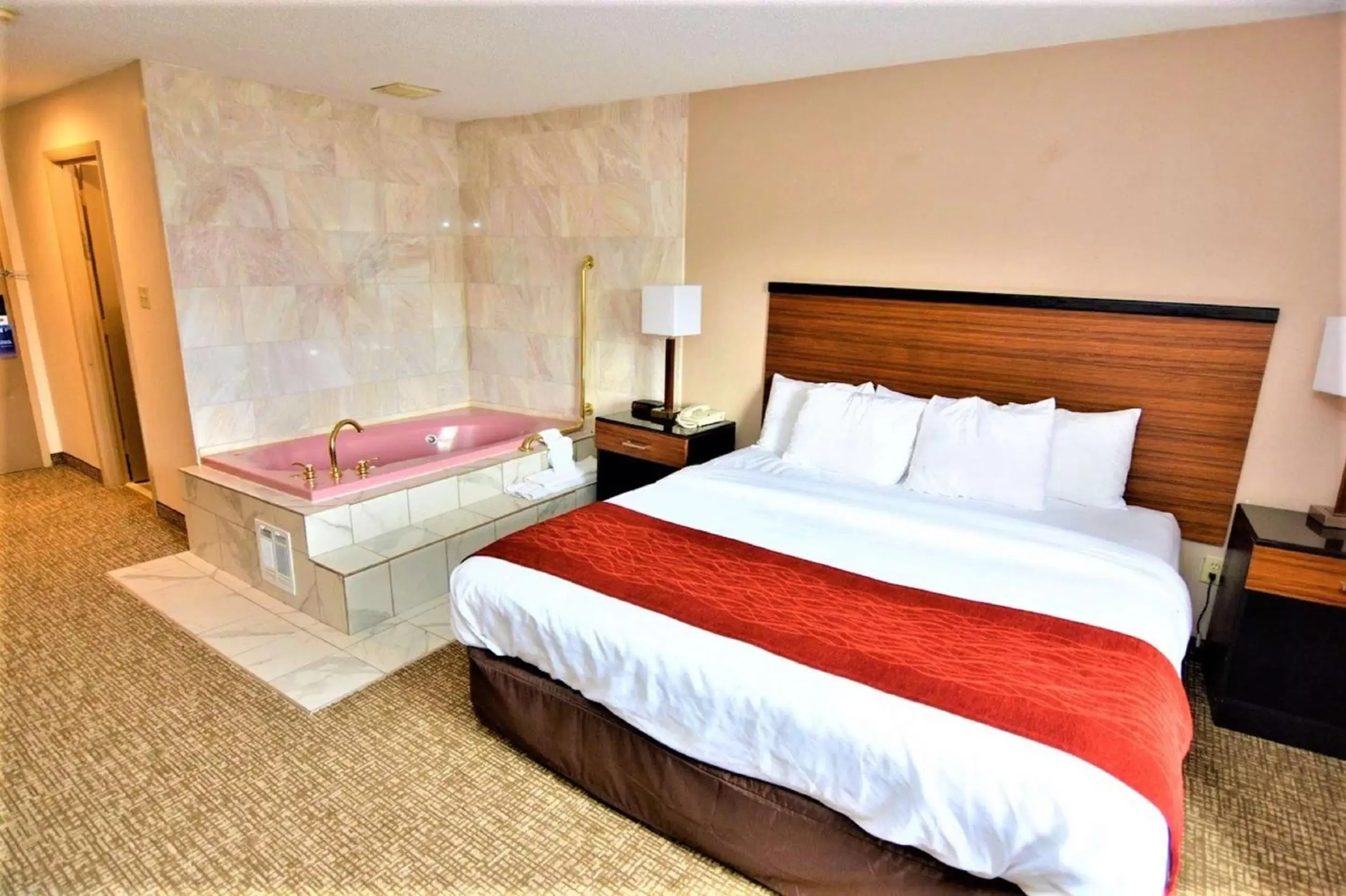 Bedroom, Bed in SureStay Plus by Best Western Reading North