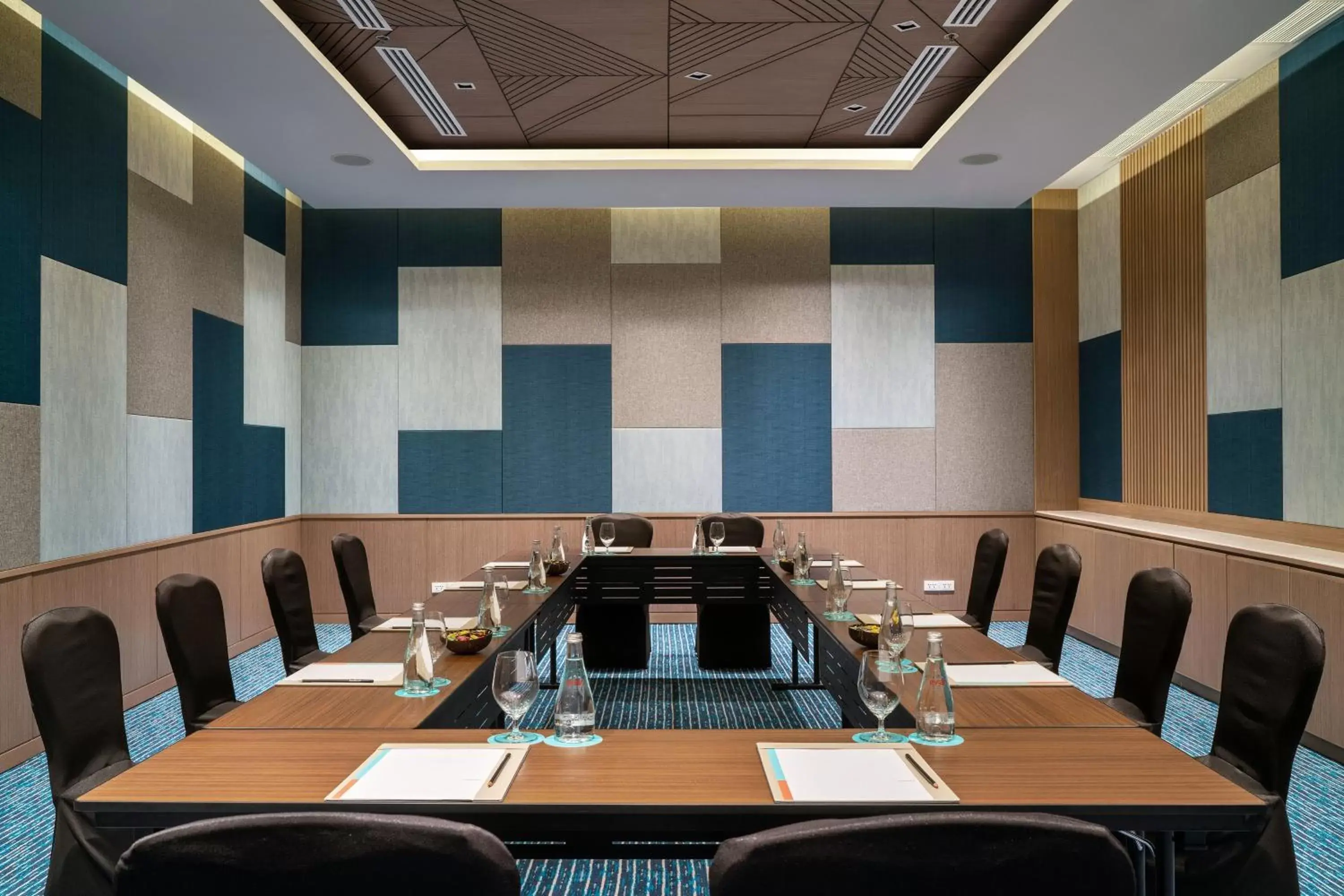 Meeting/conference room in Le Meridien Khao Lak Resort & Spa