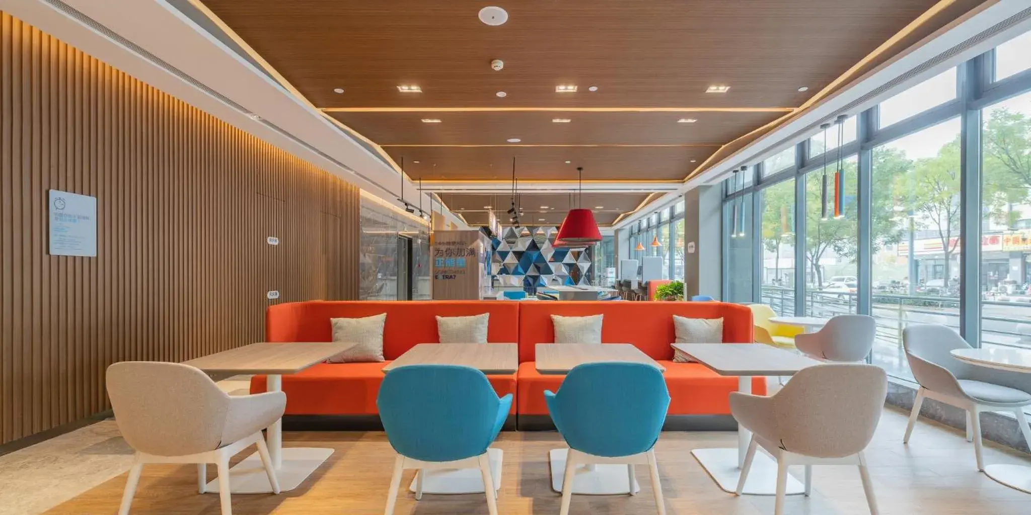 Lobby or reception, Lounge/Bar in Holiday Inn Express Taiyuan High Tech Zone, an IHG Hotel