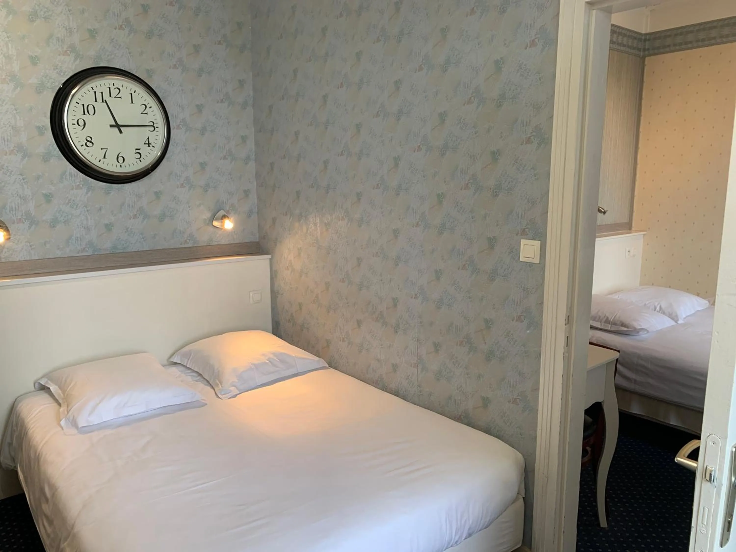 Bed in Hotel Anne De Bretagne BLOIS