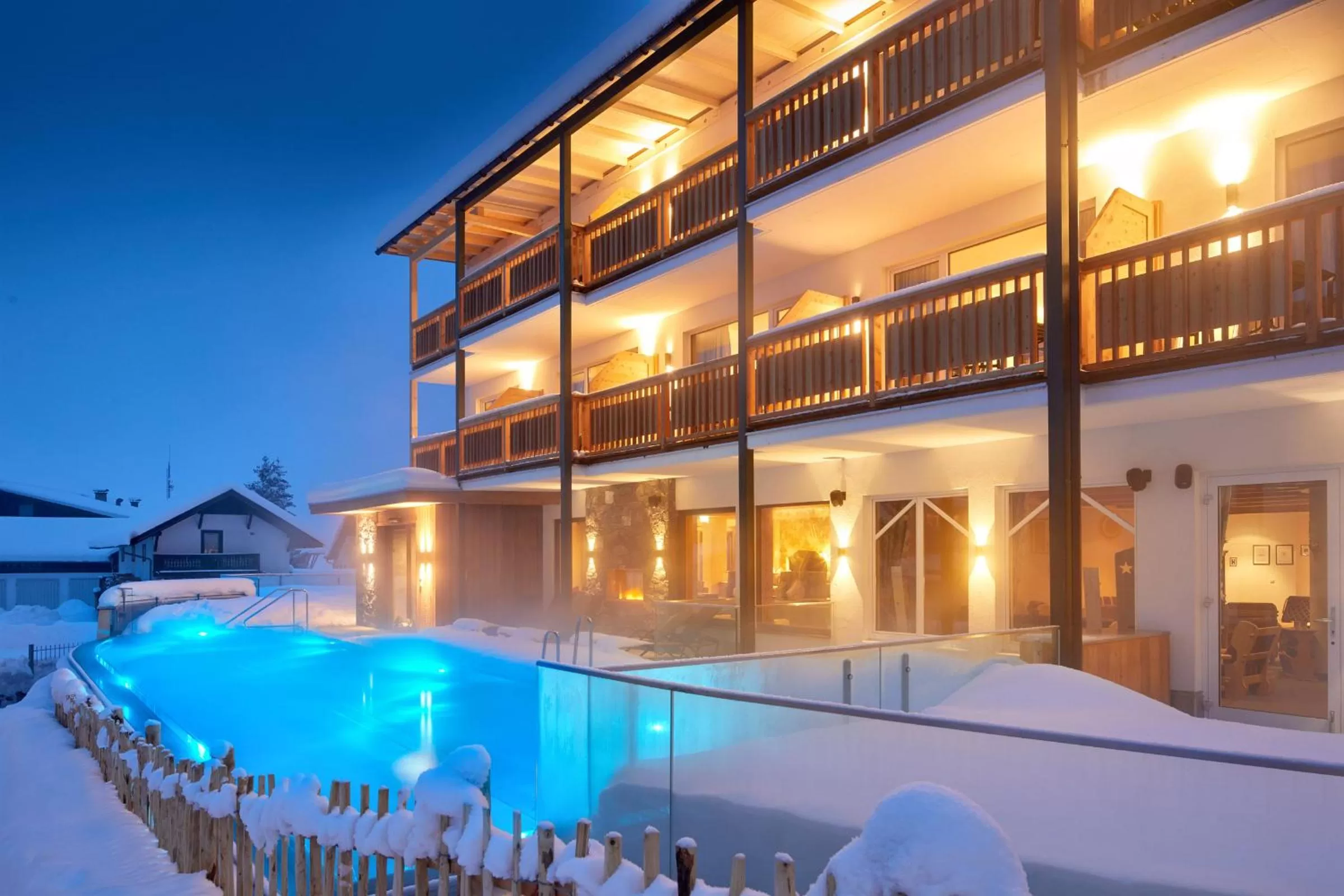 Swimming pool in Hotel Sonnenspitze