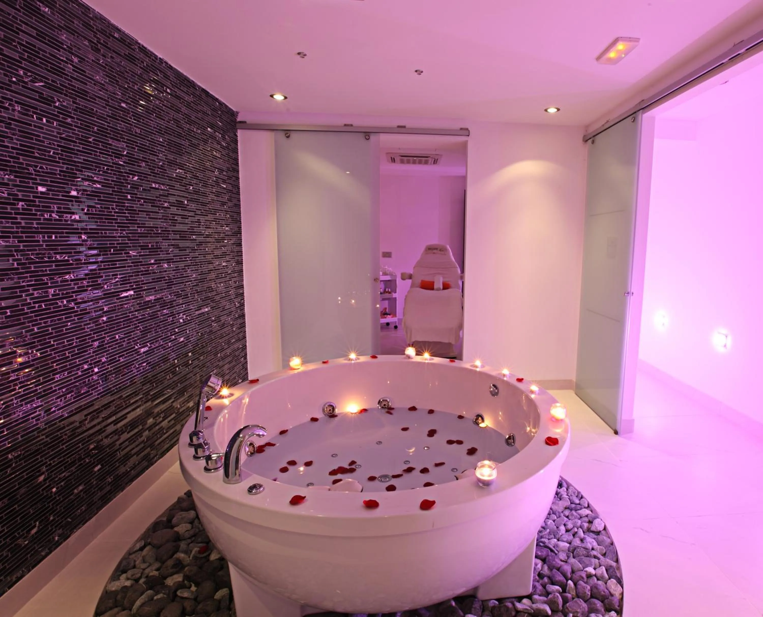 Spa and wellness centre/facilities in Dome Beach Marina Hotel & Resort