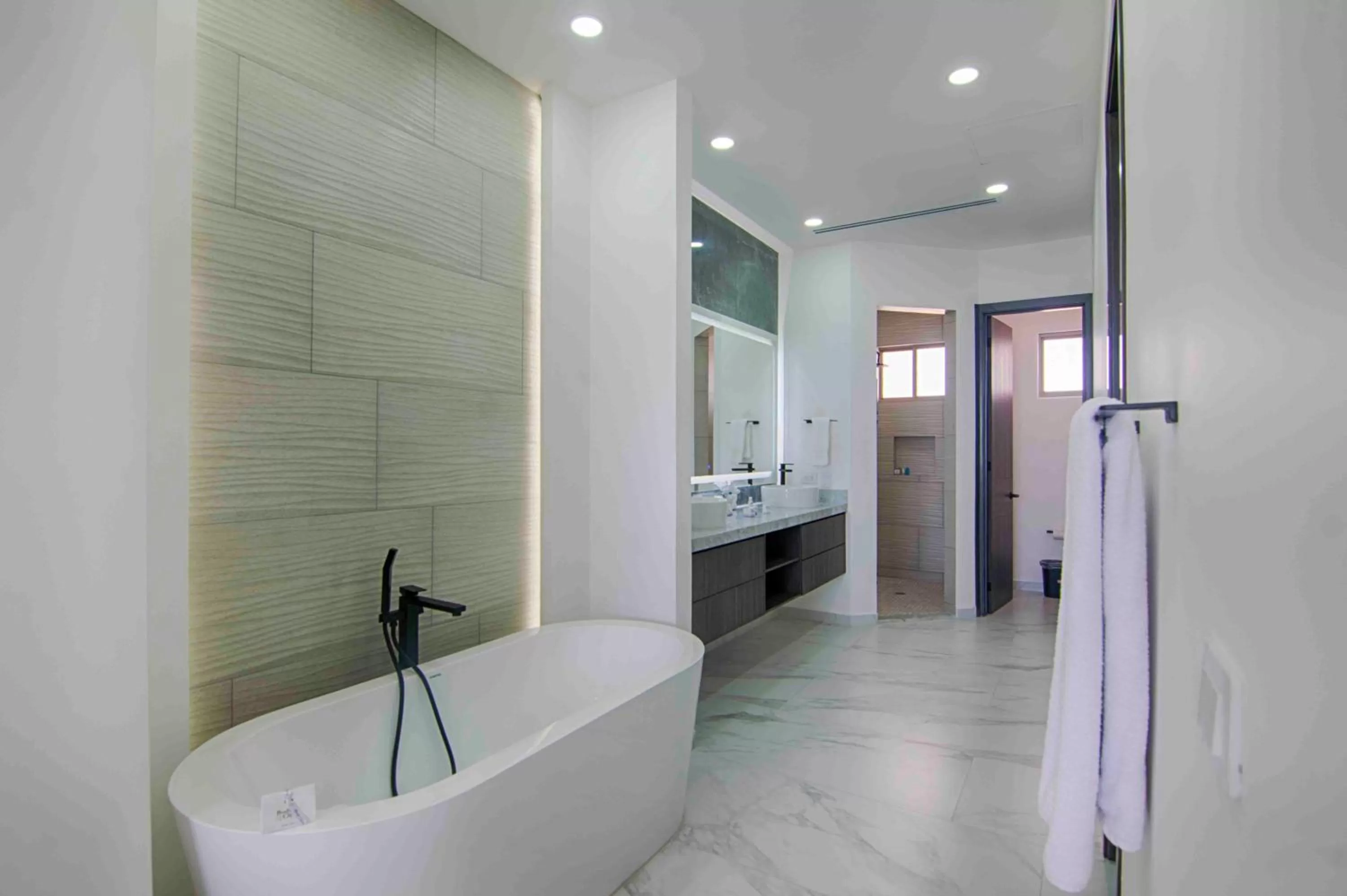 Esmeralda Beach Resort