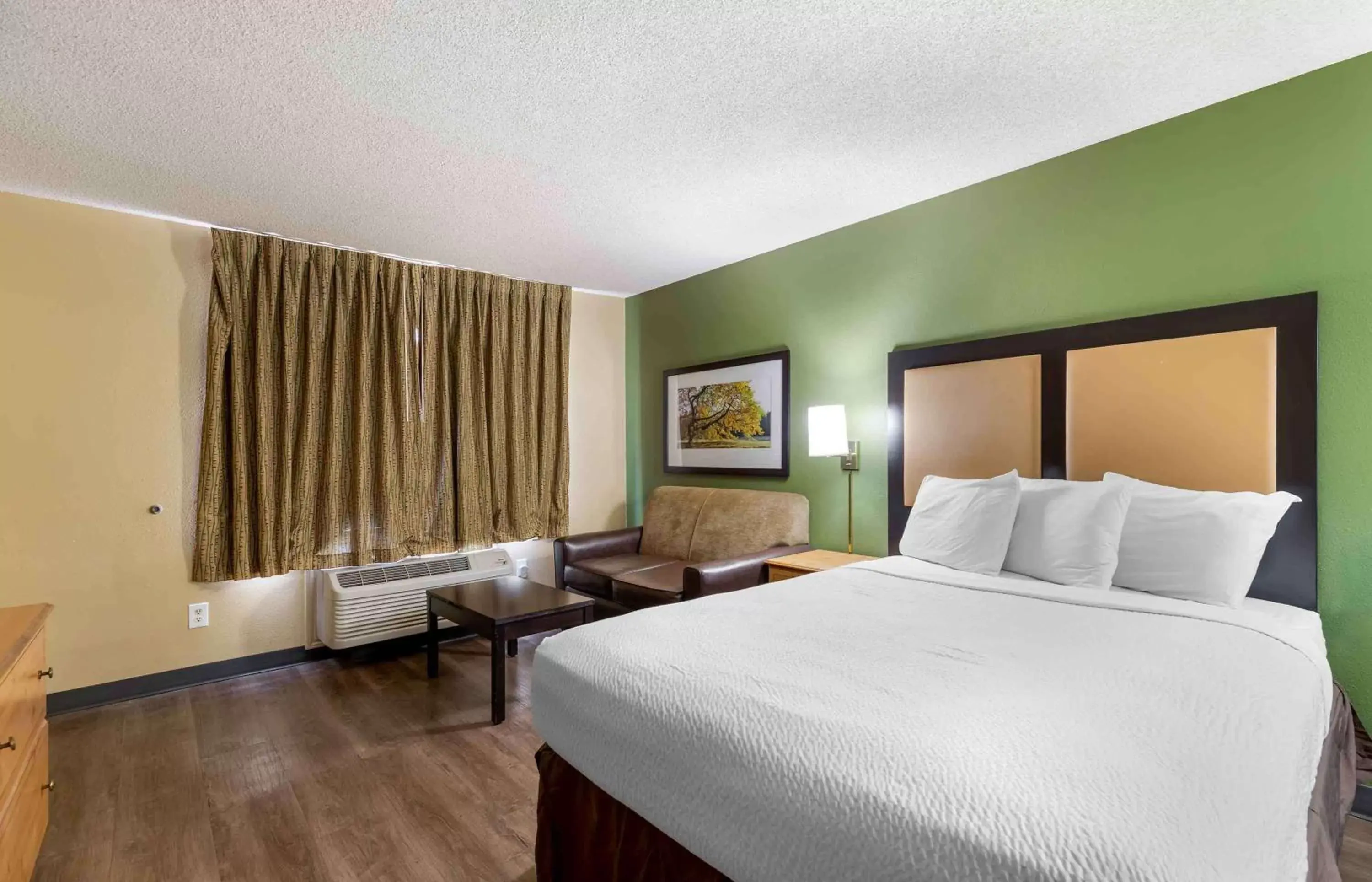 Bedroom, Bed in Extended Stay America Select Suites - Denver - Aurora South