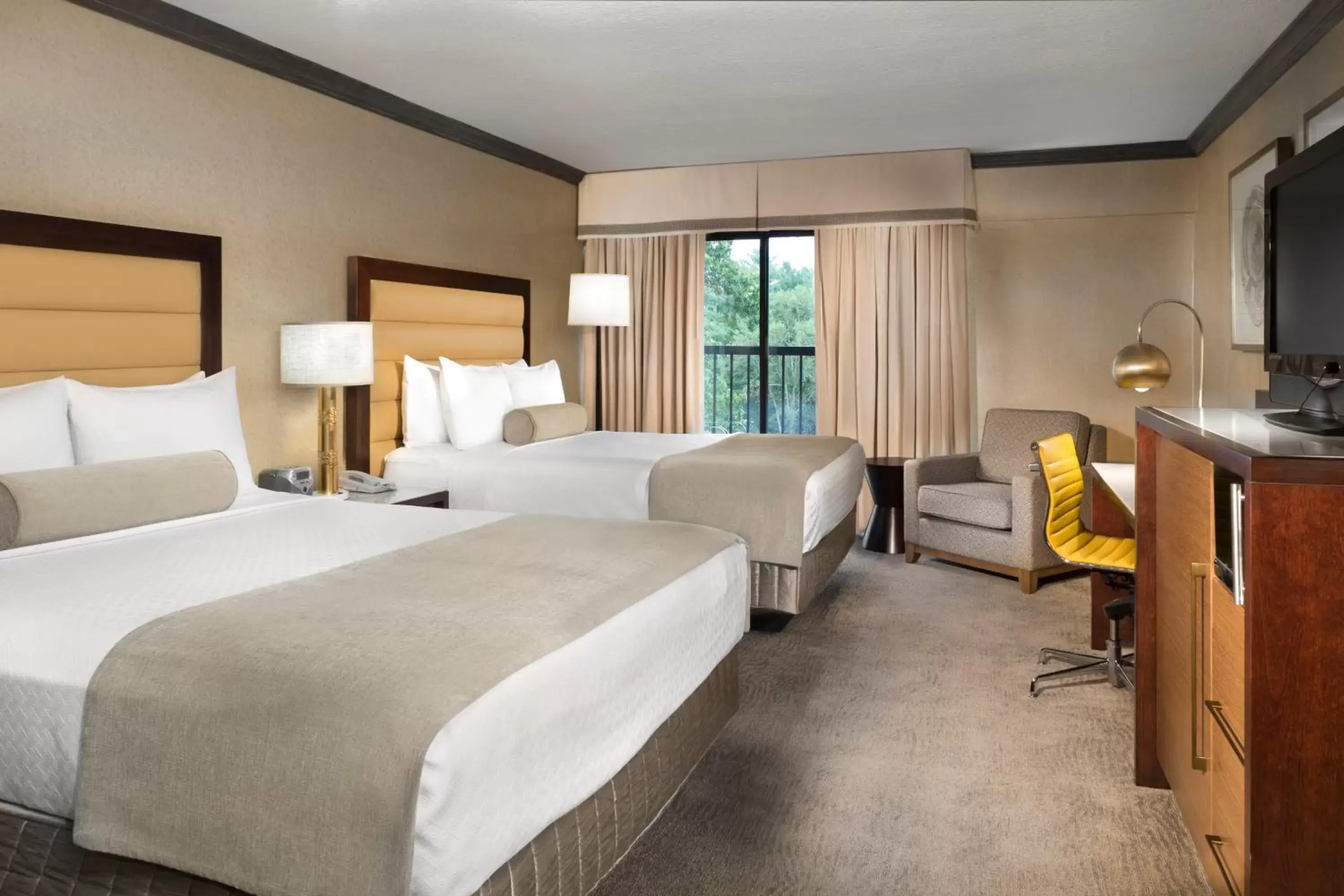 Photo of the whole room, Room Photo in Crowne Plaza Resort Asheville, an IHG Hotel